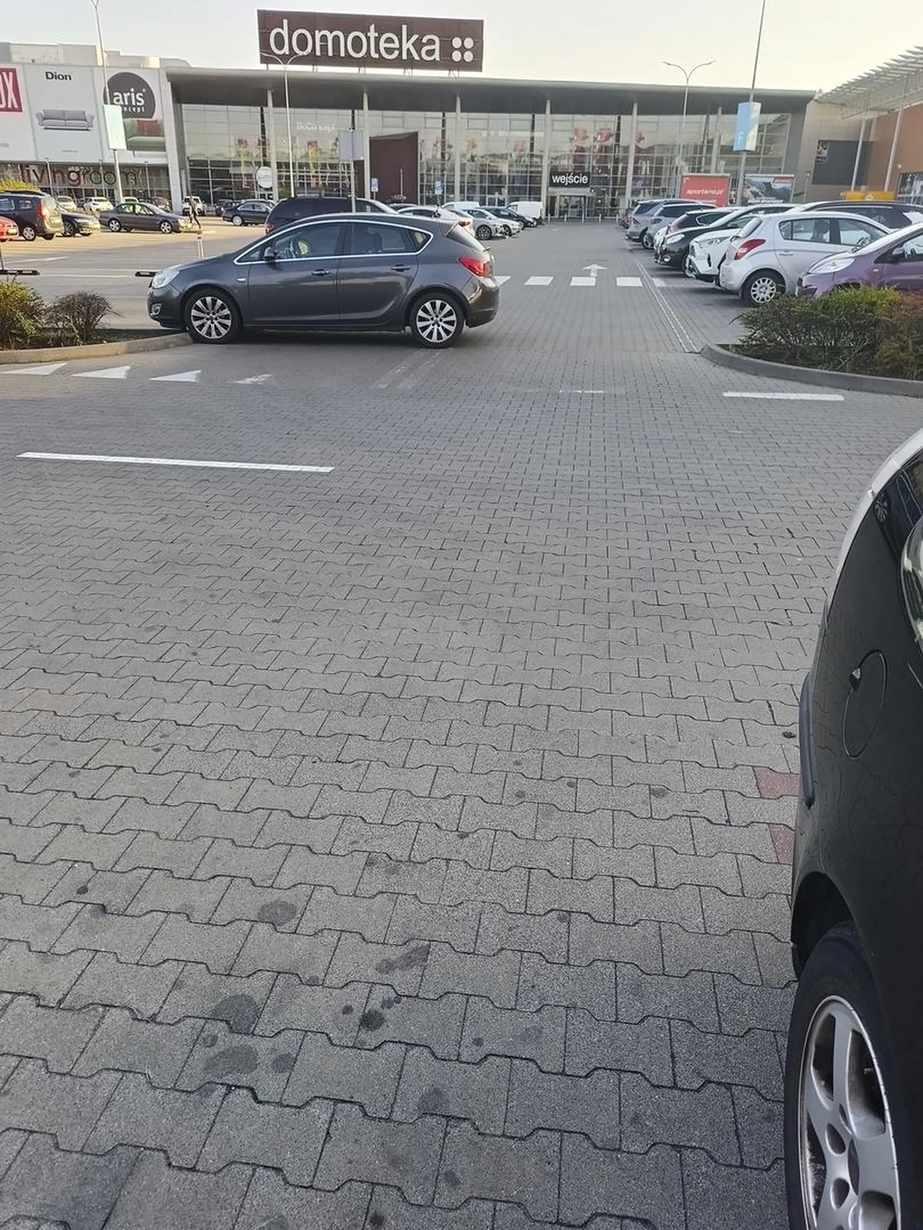 Stanął i tak stoi już ponad godzine