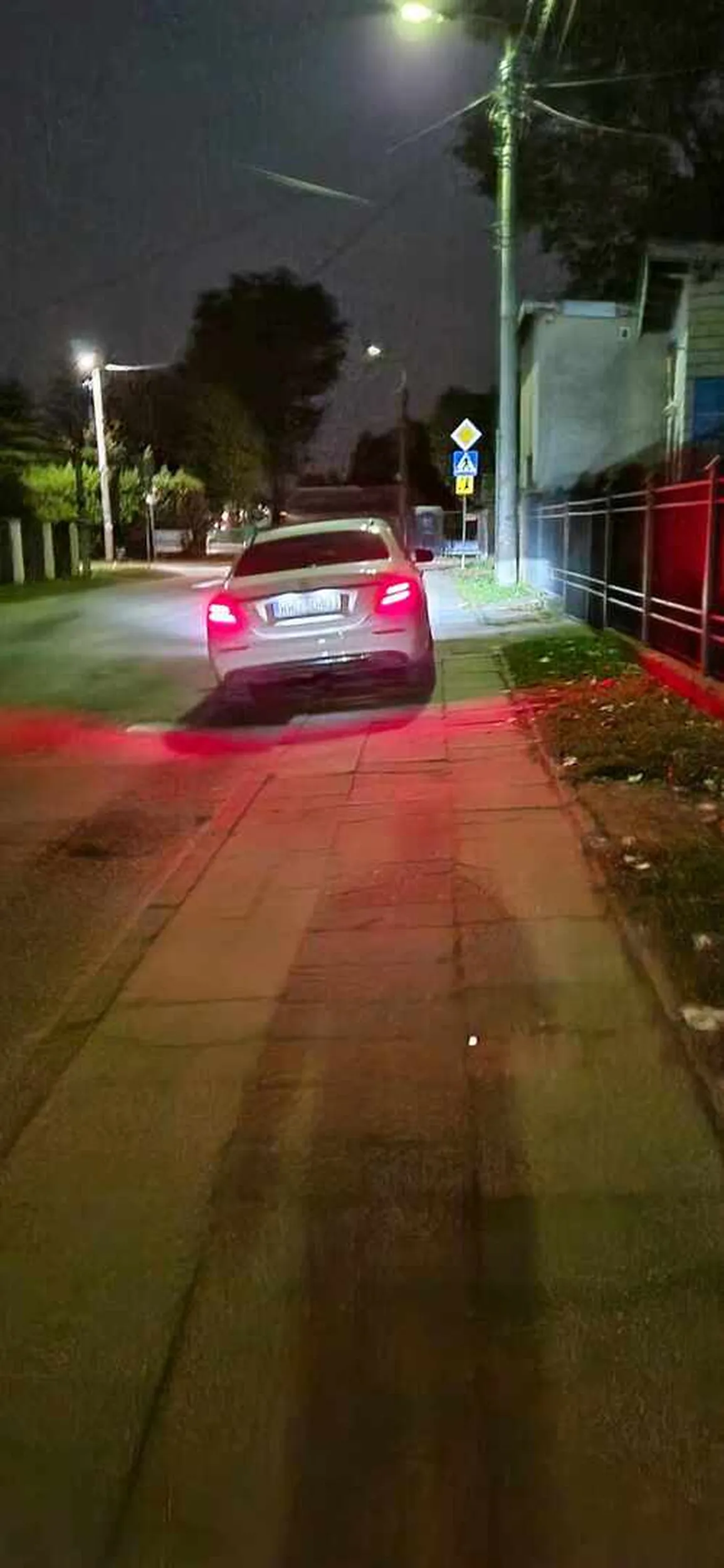 Fajnie że zostawił chociaż te 50 cm.