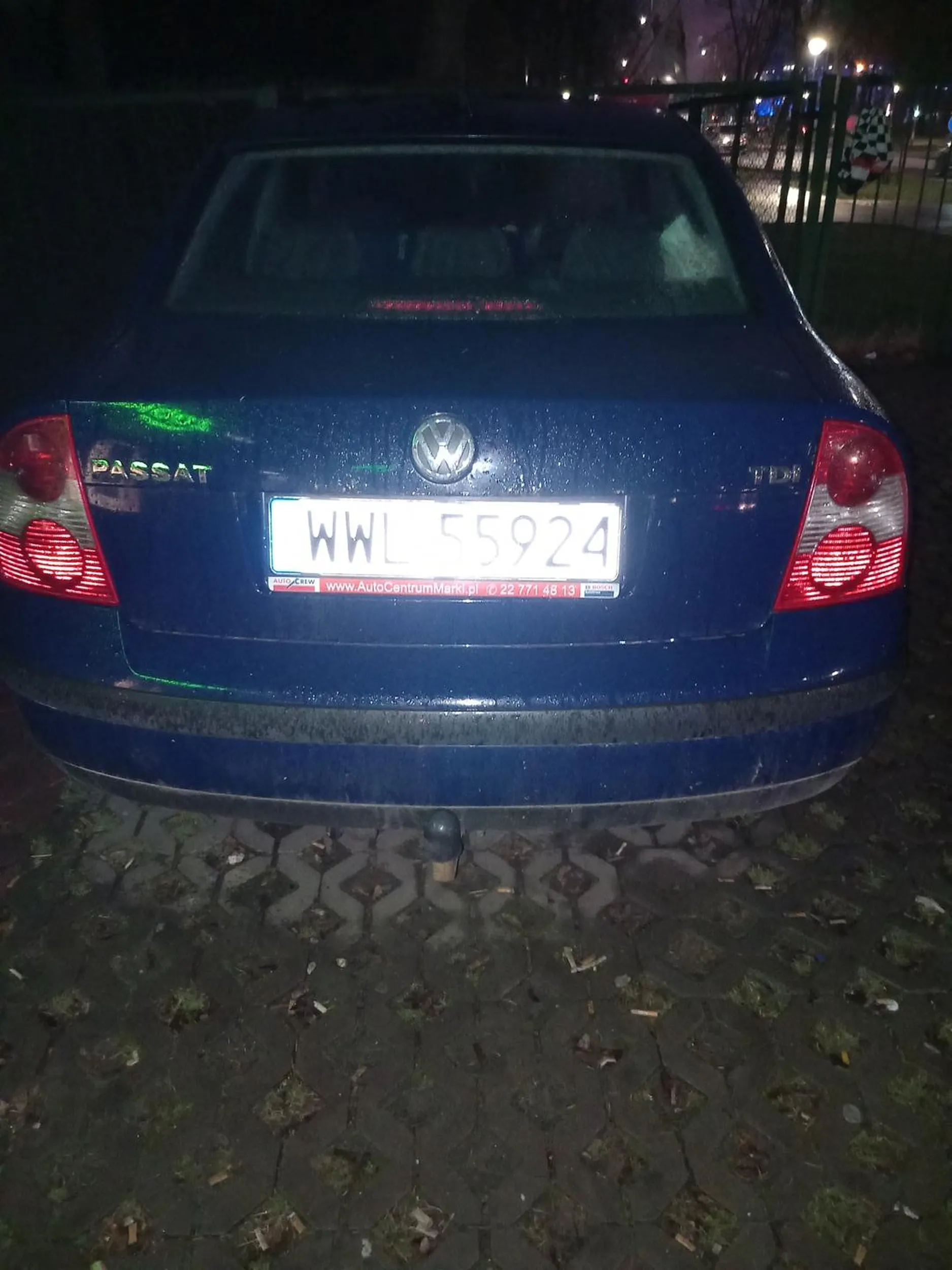 Ktoś 3 miesiąc przetrzymuje auto, wlascicielu zabiez je stąd.