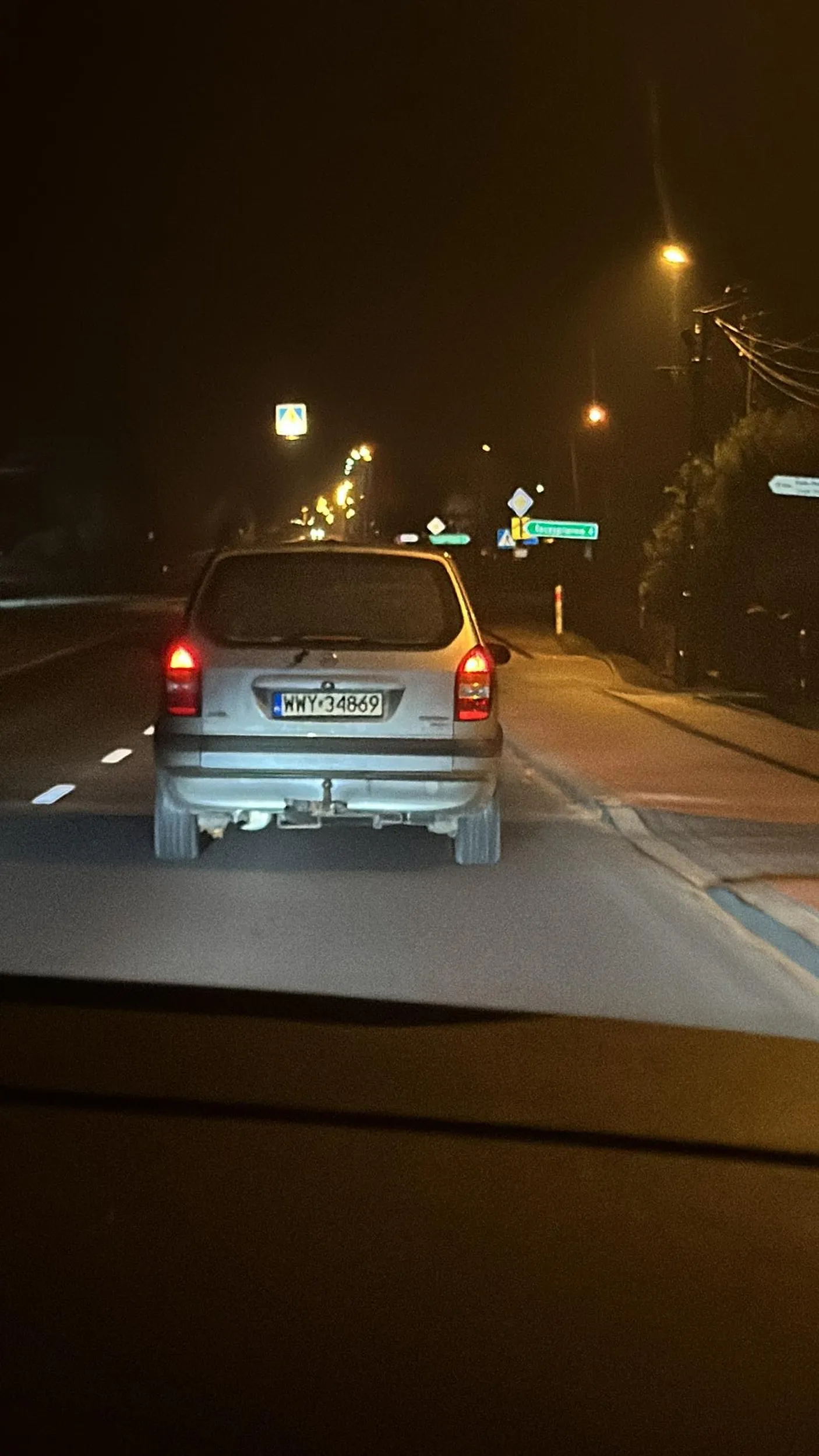 Szkoda że nie mogę filmiku wysłać jak jeździsz na prawo i lewo szyby zaparowane człowieku sprawiasz zagrożenie na drodze