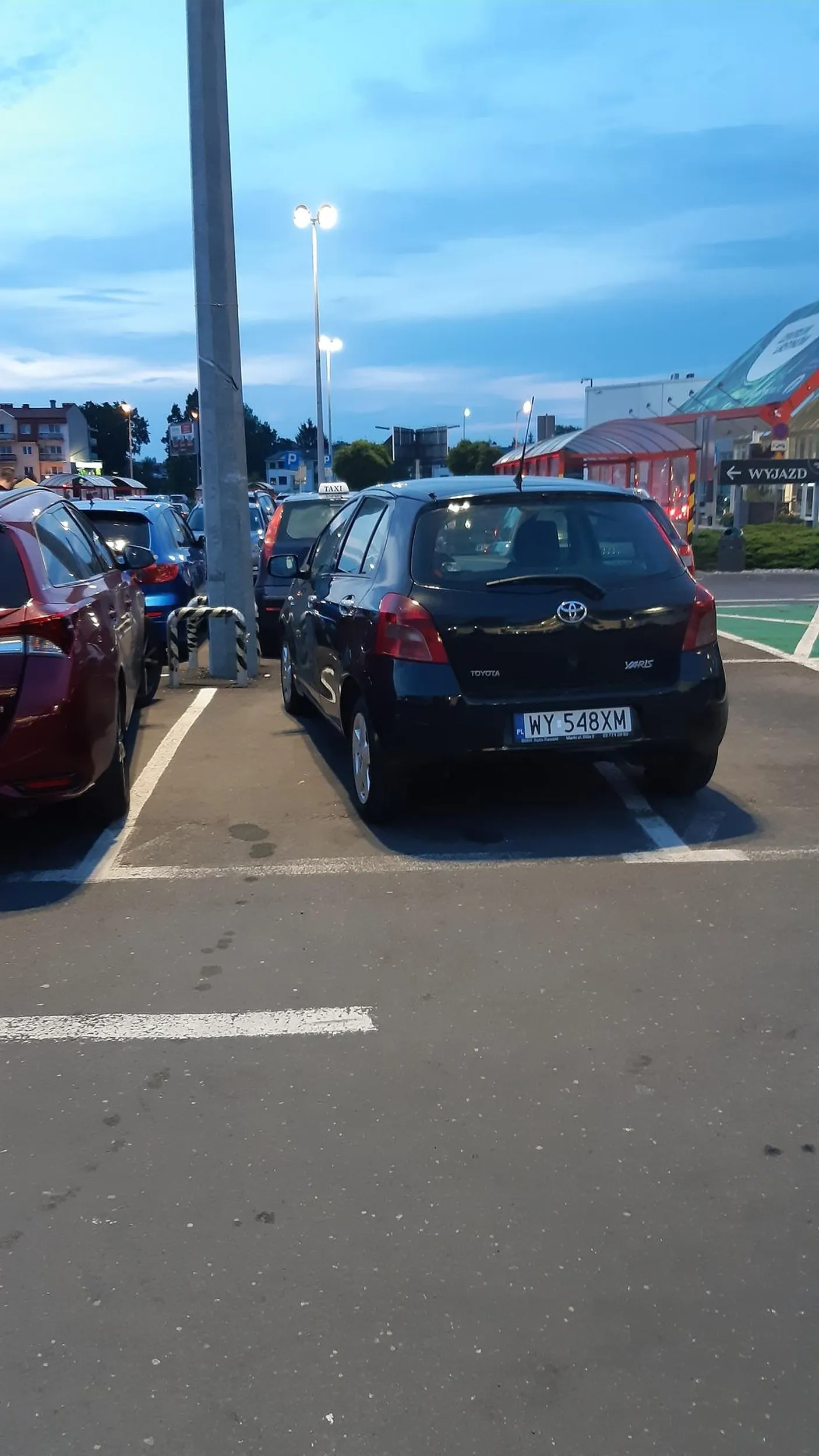 Kobietą, pakujesz bardzo powoli (w ciągu 3 minuty +/-)i jeszcze nie poprawne... Ucz się jeździć najpierw... Nie pozdrawiam