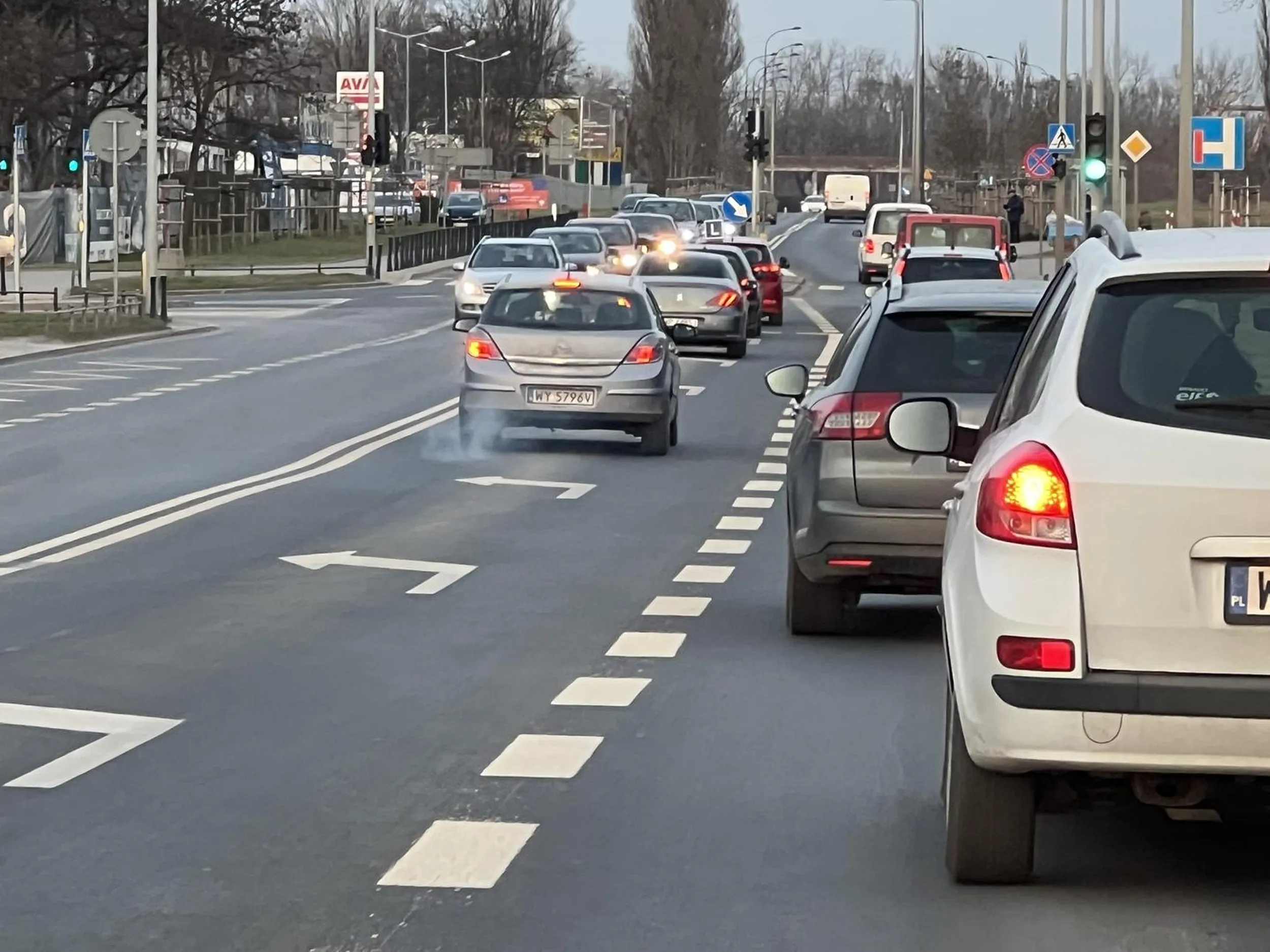 Typie, zezłomuj już tego trupa i przestań truć ludzi dokoła.