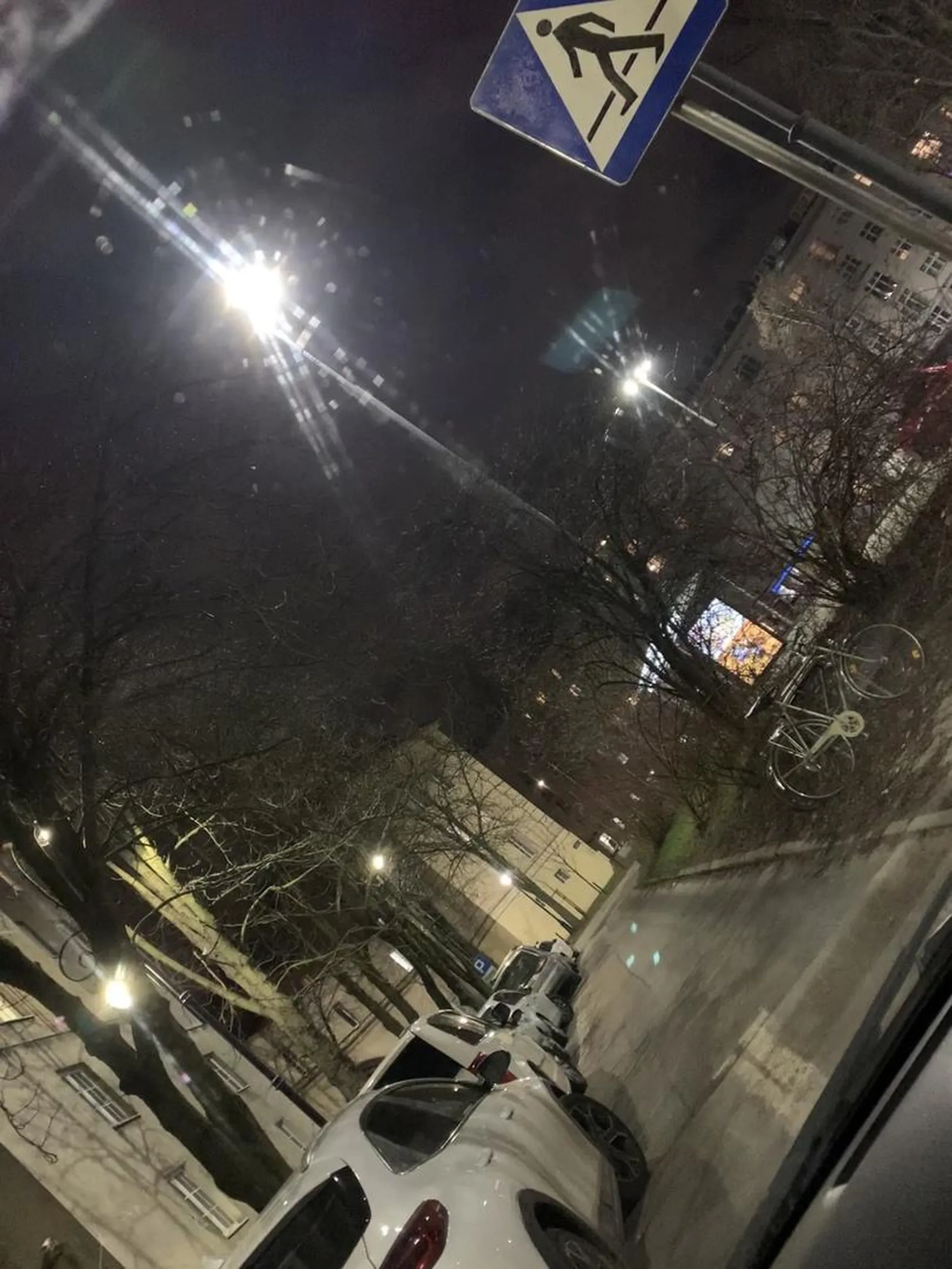 Parkowanie na przejściu dla pieszych pomimo miejsca parkingowego 40m dalej