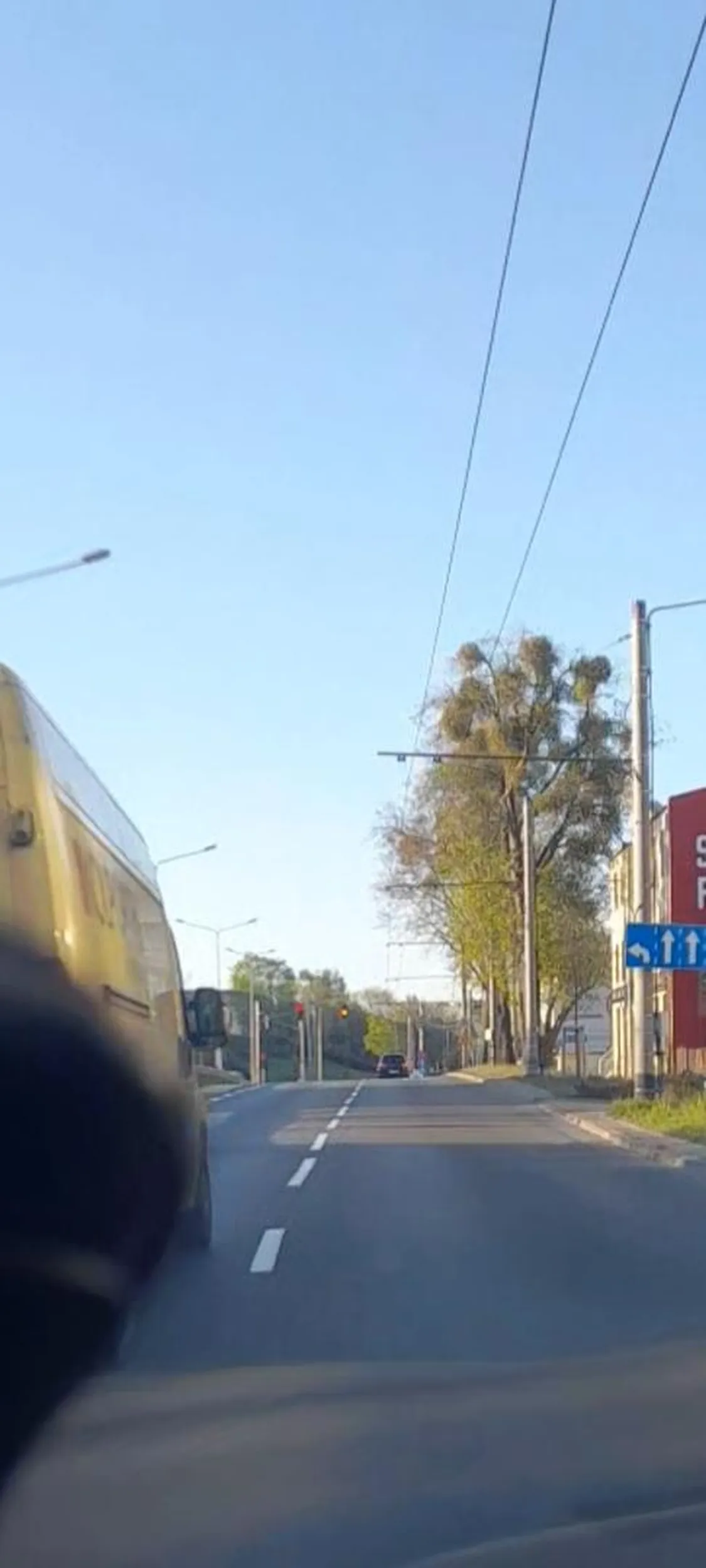 I tak będzie się slimaczyl lewym pasem