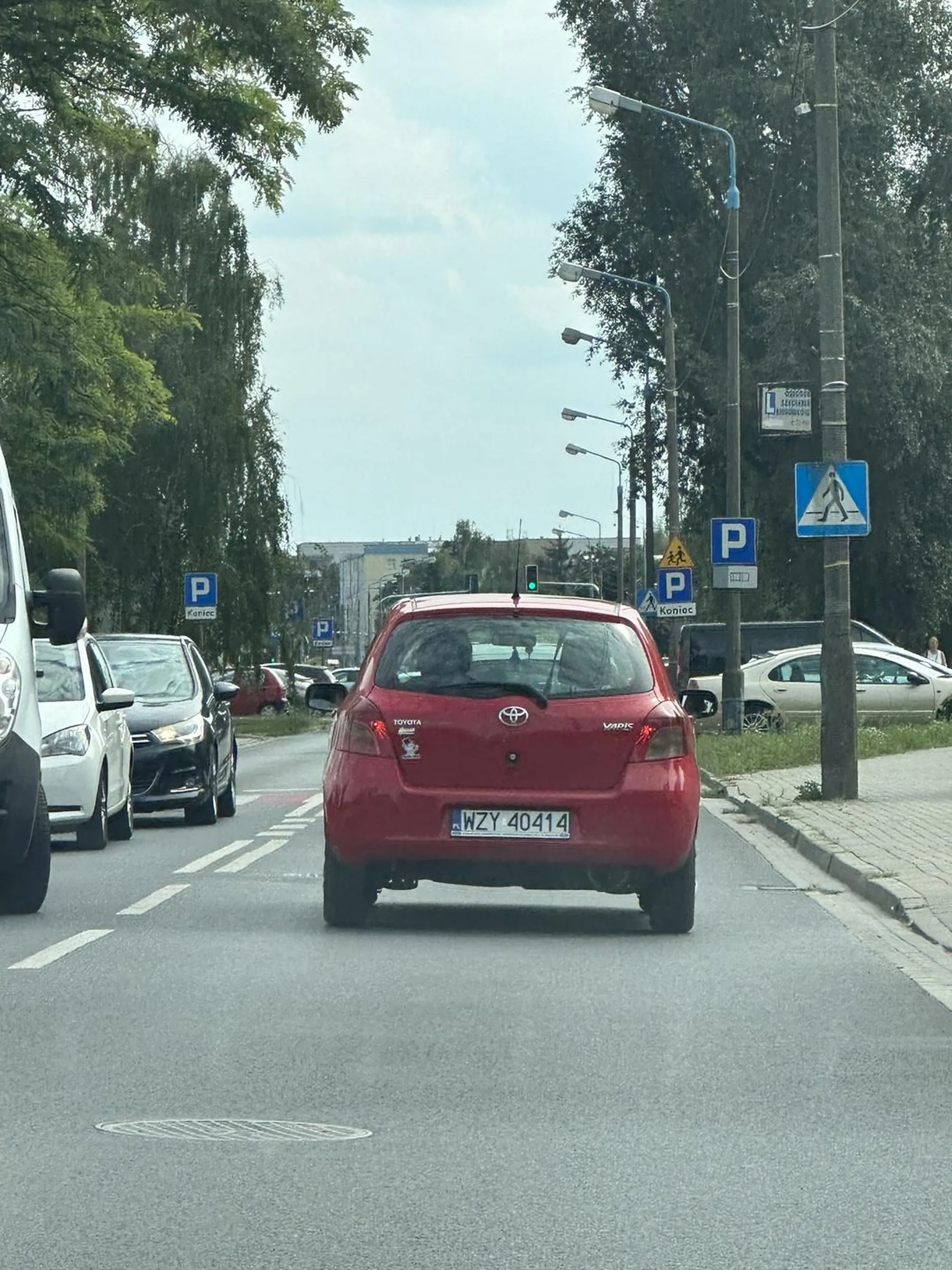 Żyrardowska patolówa, wymusiła pierwszeństwo i pokazała środkowy palec.