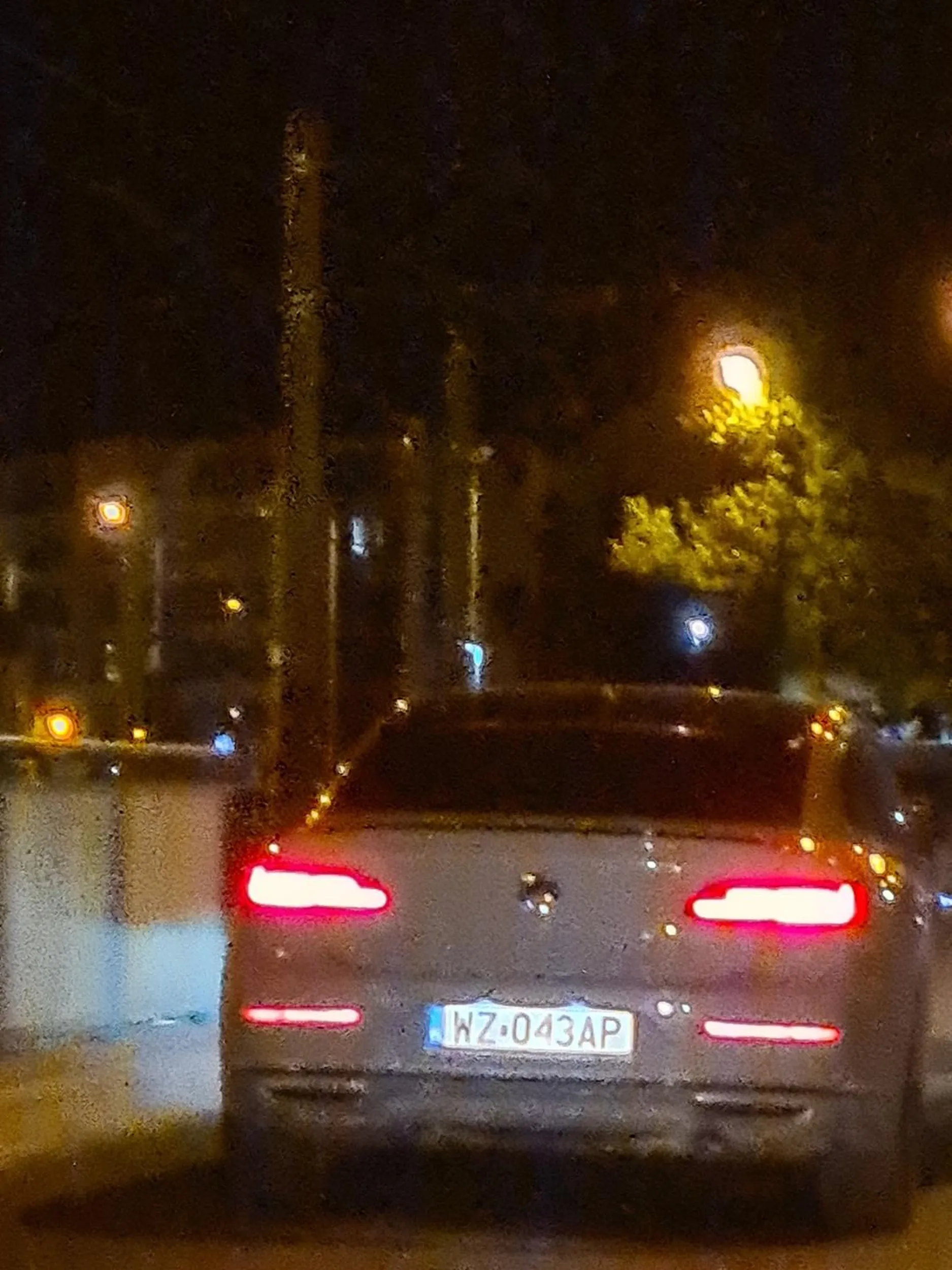 Kierowca jeździ niebezpiecznie