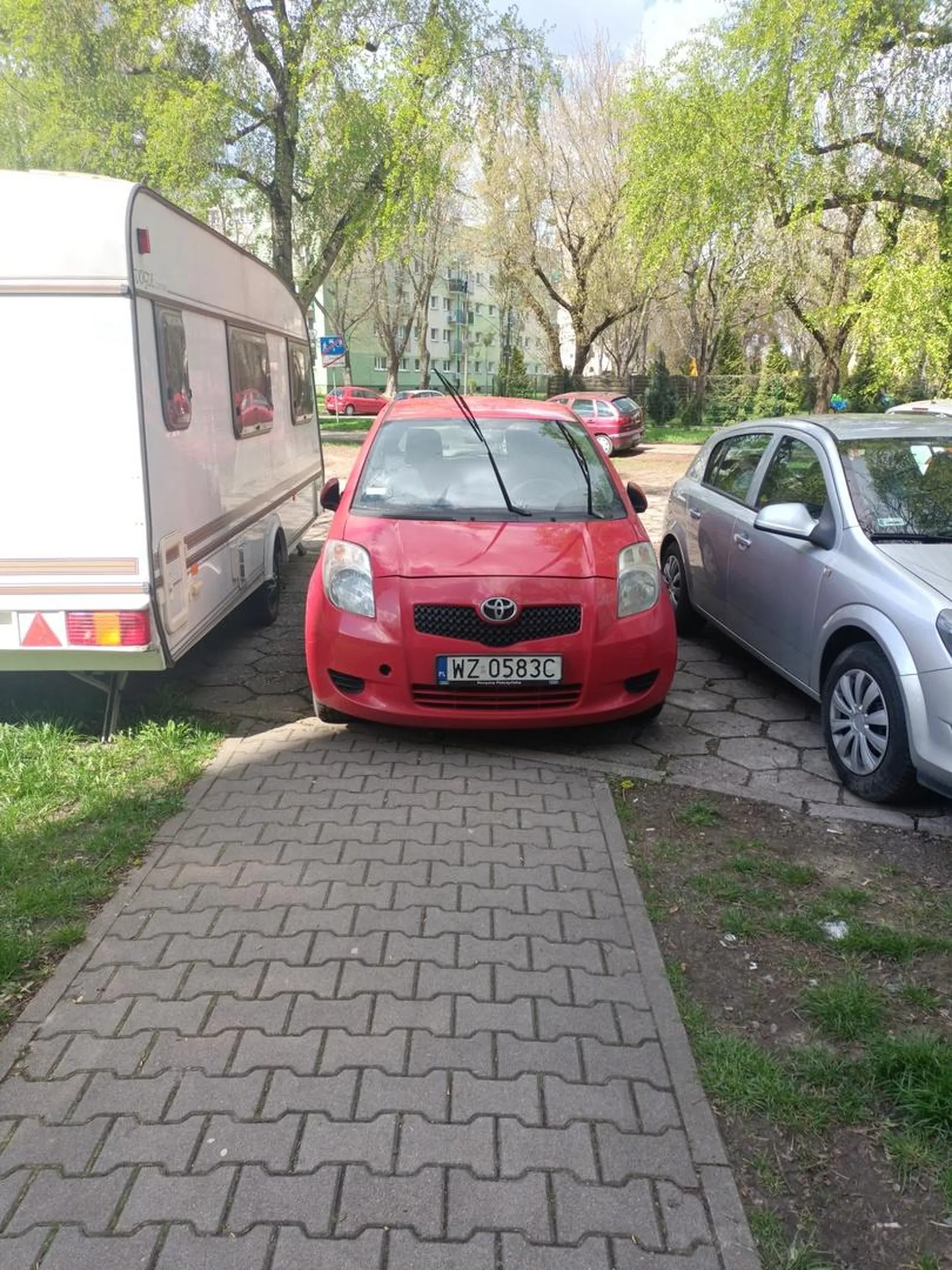 Nie ma to jak przejście zastawić