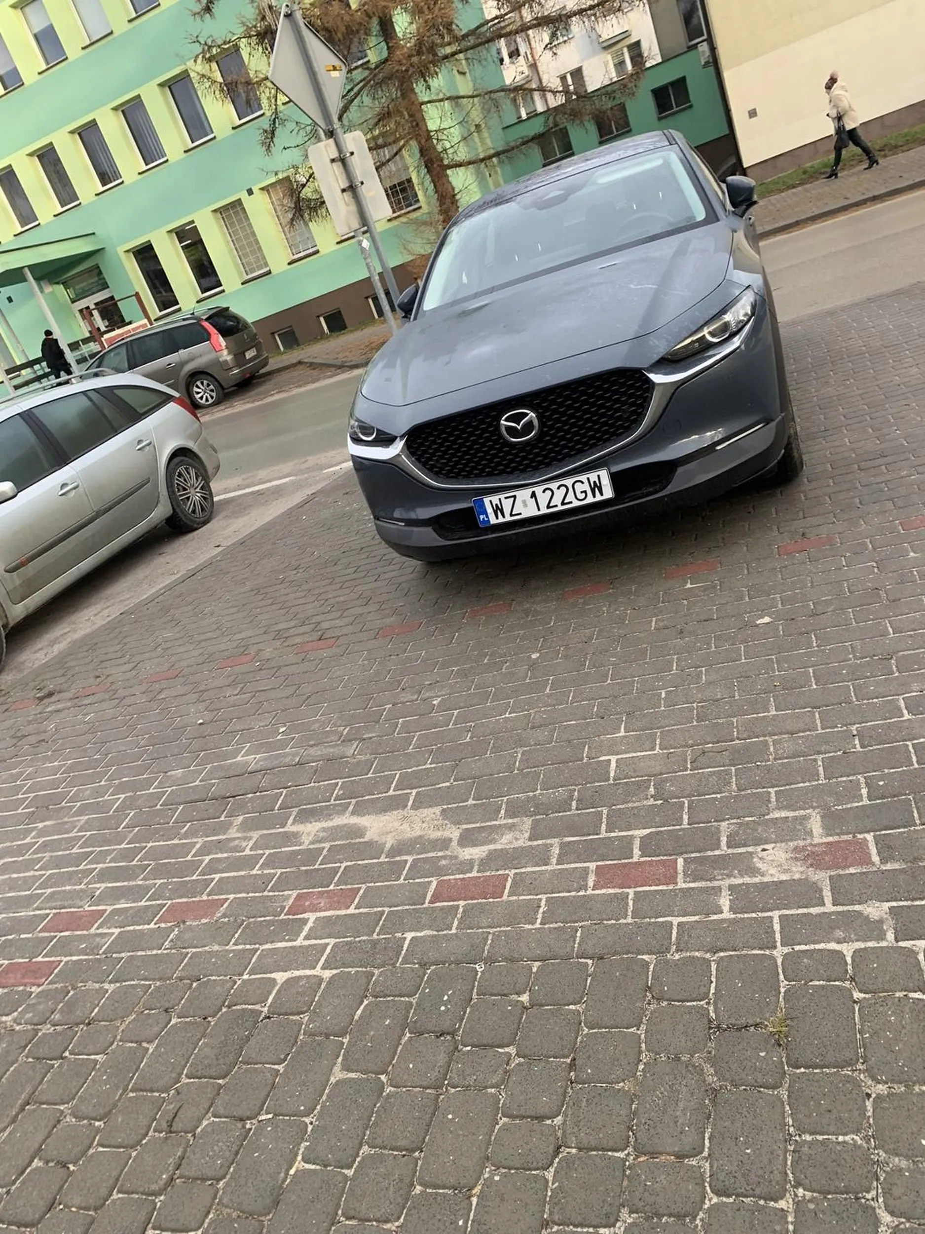 Moze na nowo nauka prakowania w dozwolonych miejscach by sie przydala?