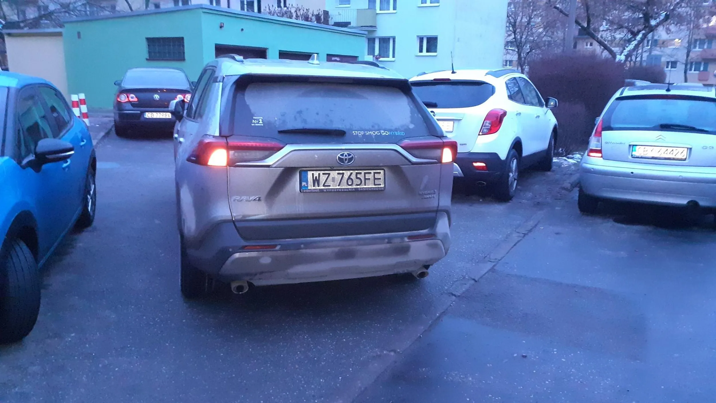 Zablokowal wyjazd i poszedl sobie do domu, mimo że widzial wyjeżdzający samochód