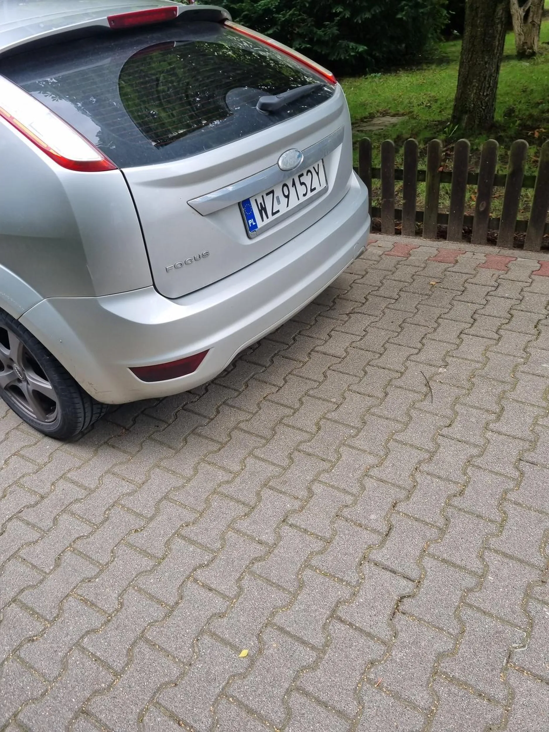 Mistrz zaparkował na środku drogi przeciwpożarowej no po prostu perfect