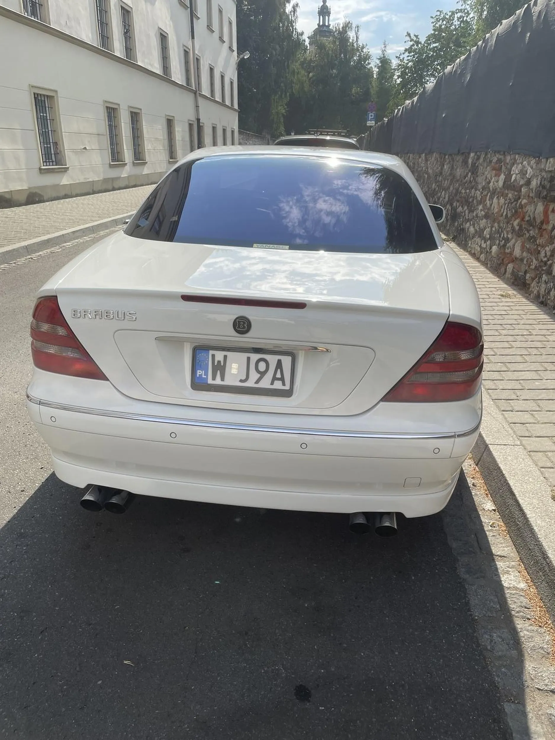 zajebista fura, klasa sama w sobie a dzwiek V8 powalający