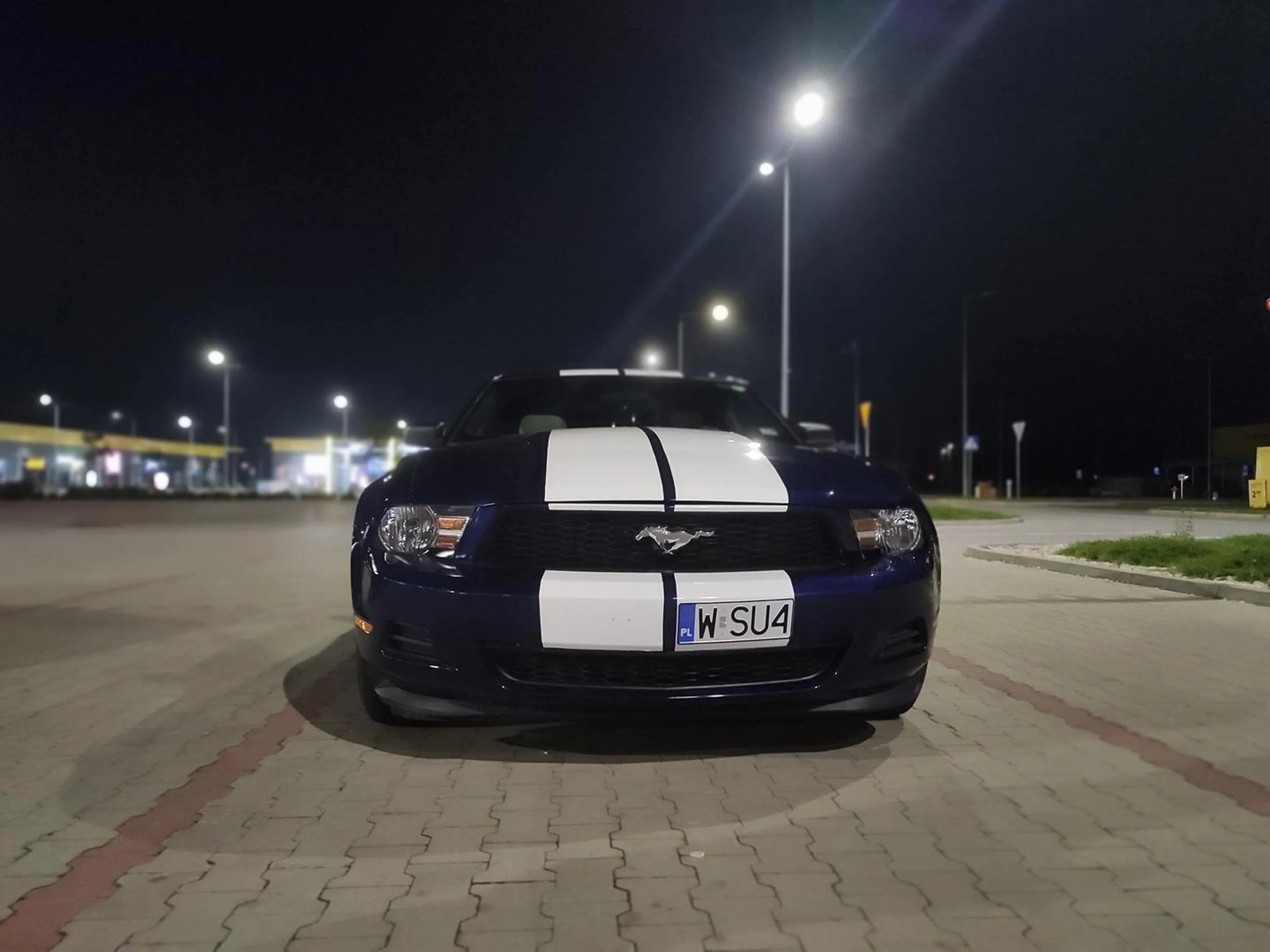 Kierowca jeździ jak wariat, tylko dupeczki w środku fajne wozi