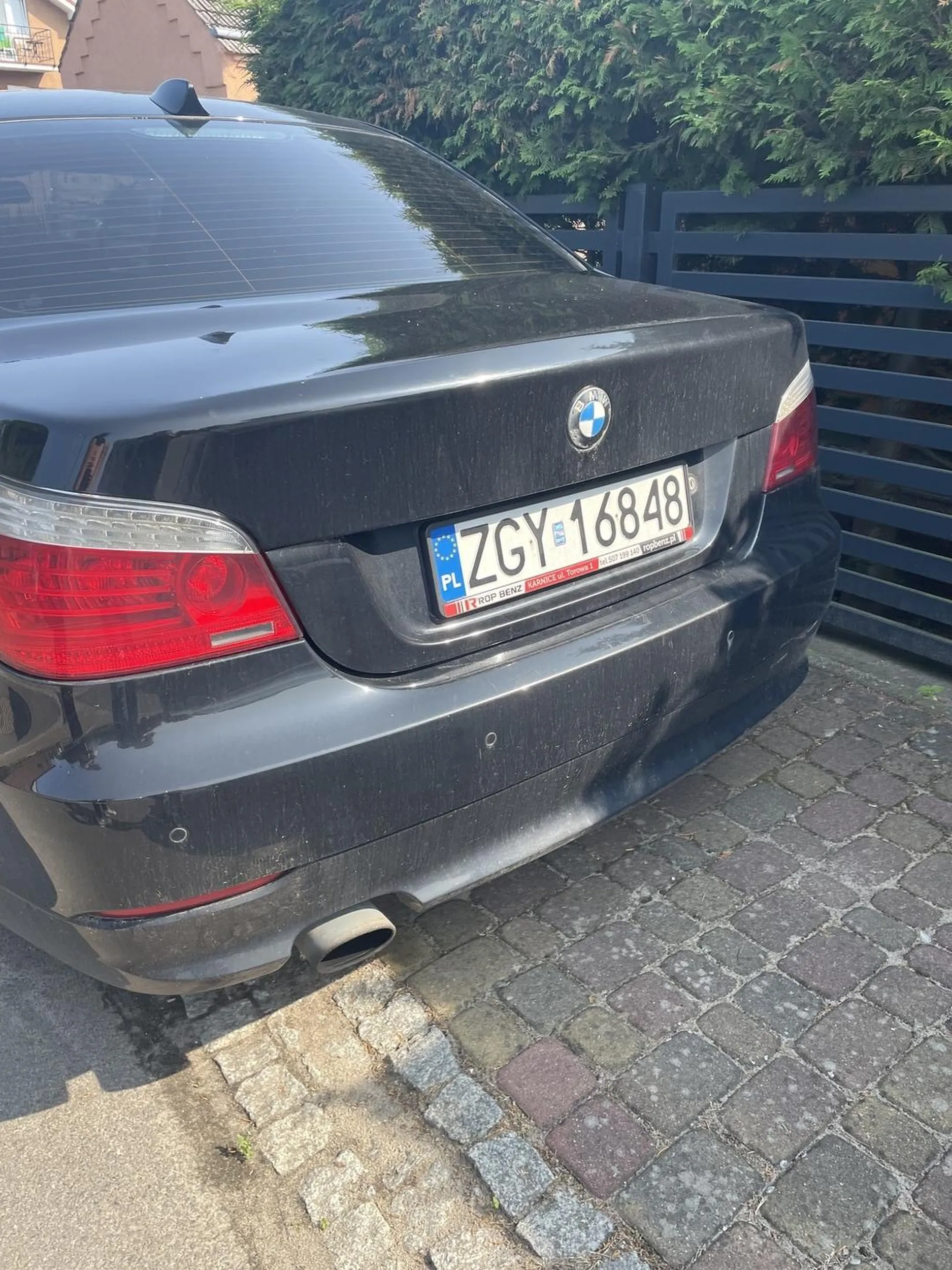 Ch*j z BMW stoi na miejscu zakazu parkowania + nie ma karty domowej żeby mógł stać