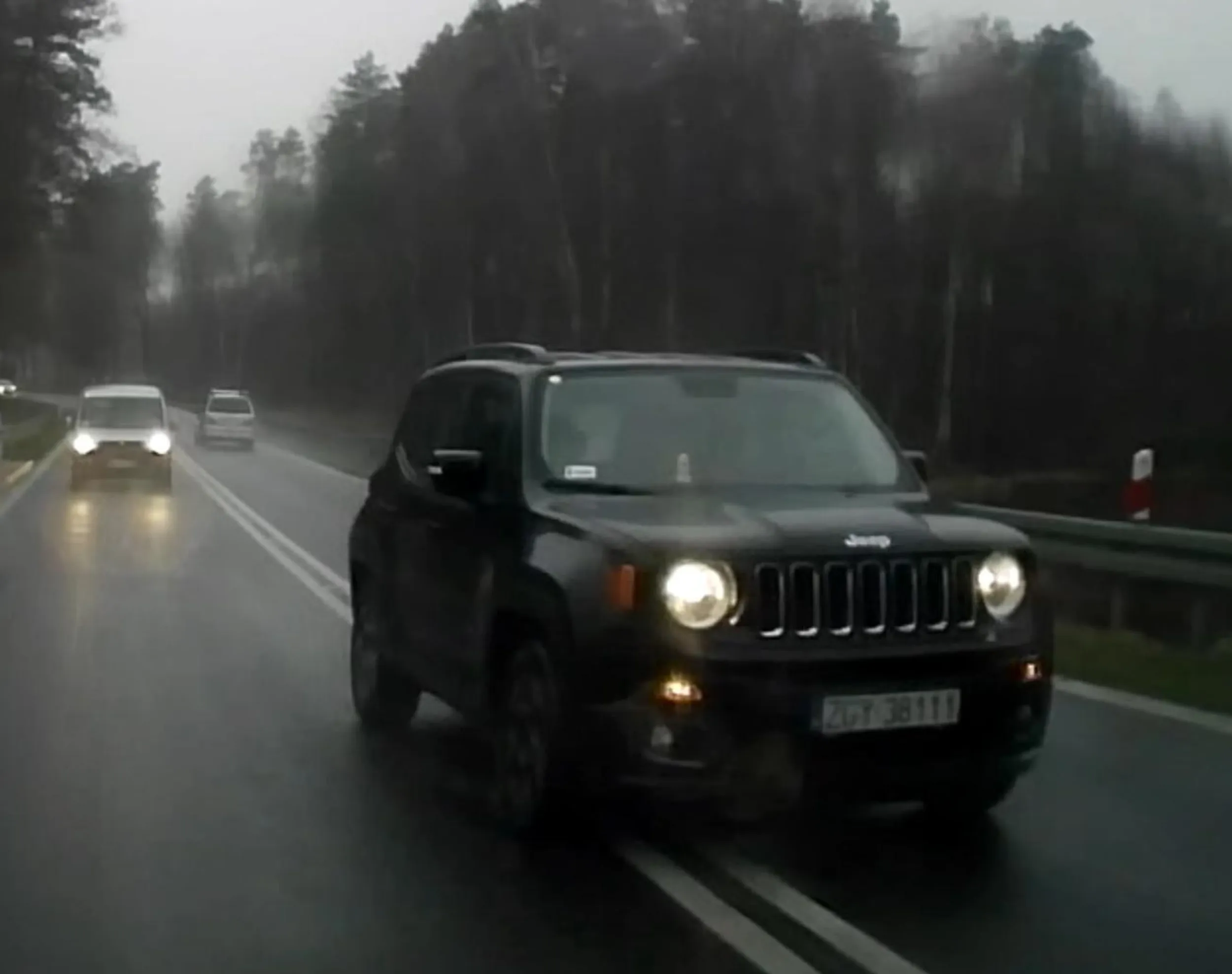 przy mocno średnich warunkach atmosferycznych ciśnie lewym pasem. As.