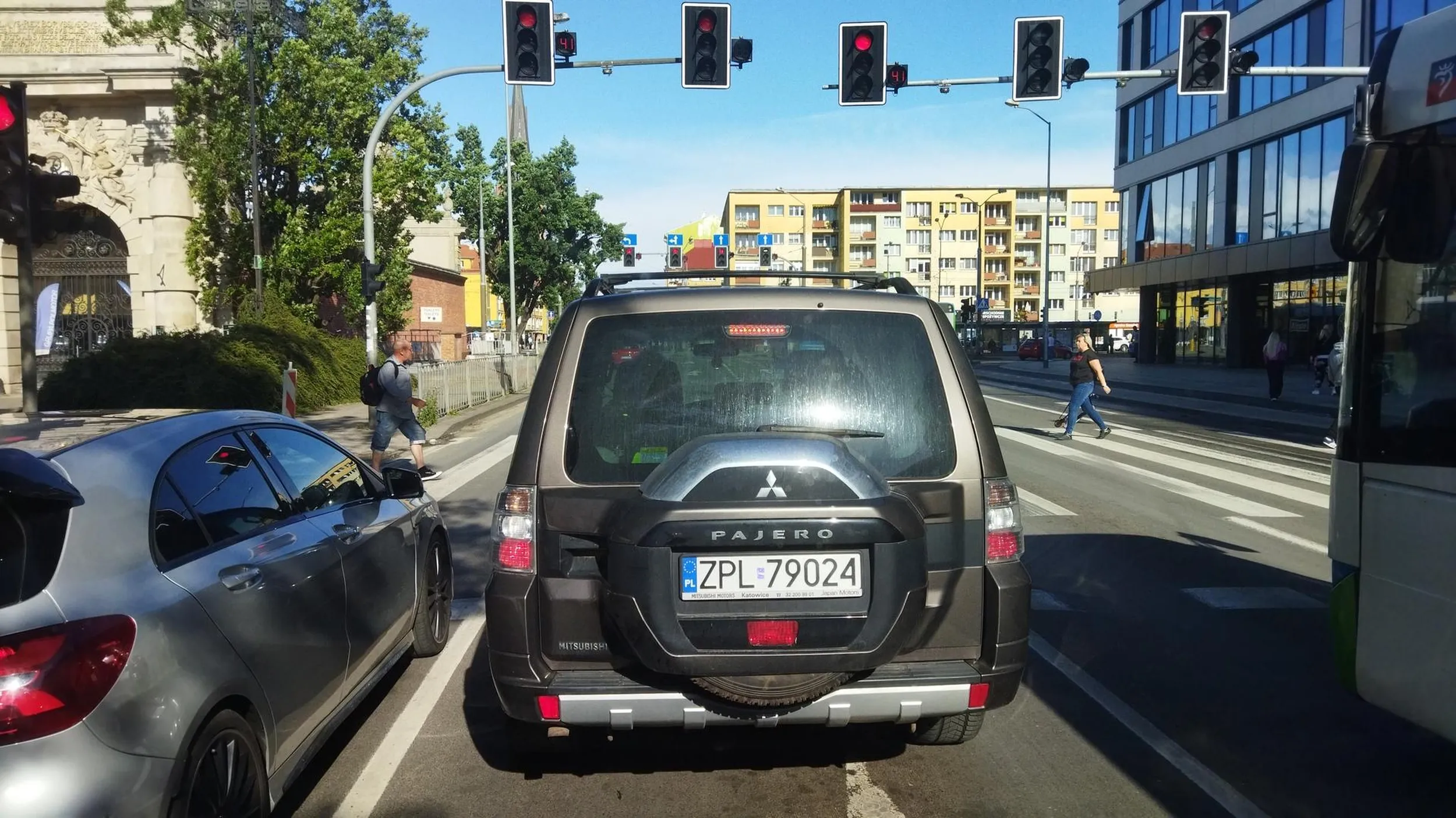 Pan pomylił (?) znak D-1 z A-7. Uwaga, kwestia czasu tragedia.