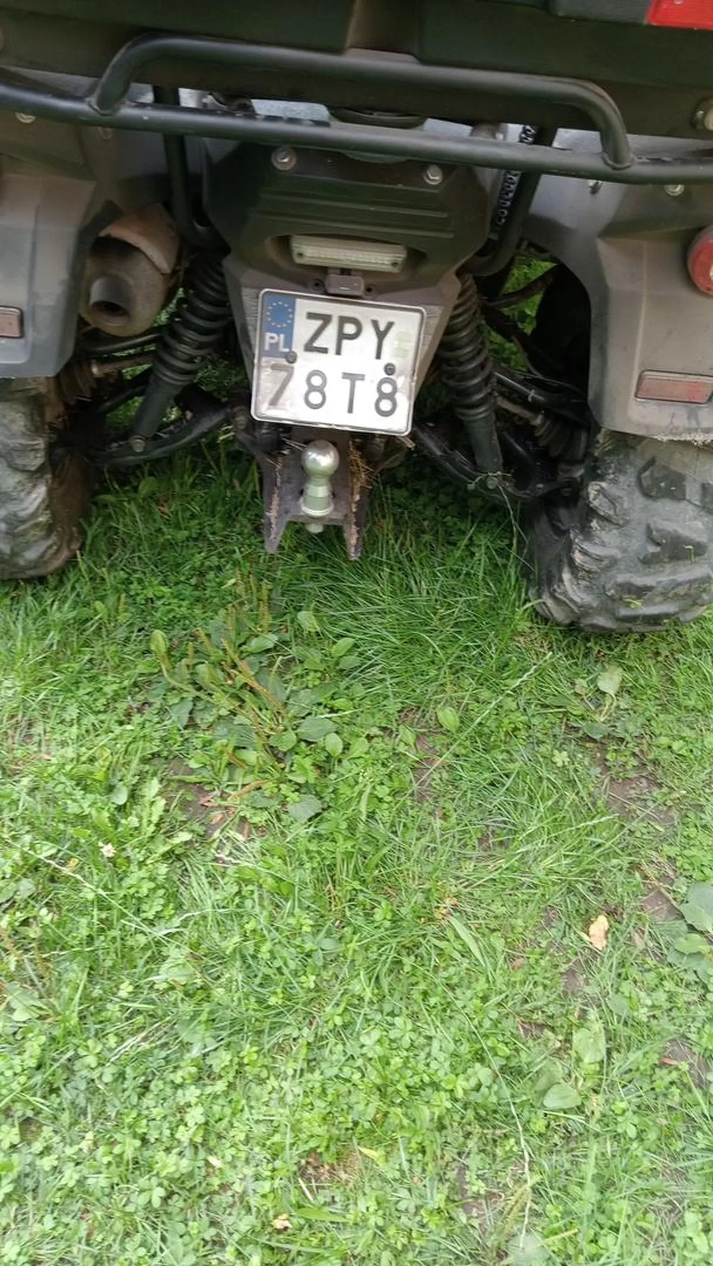 Prawie potrącił moje dziecko, nawet nie zważając na ten incydent to i tak jeździ jakby mu życie nie miłe. Takie osoby nie powinny być dopuszczone do ruchu drogowego