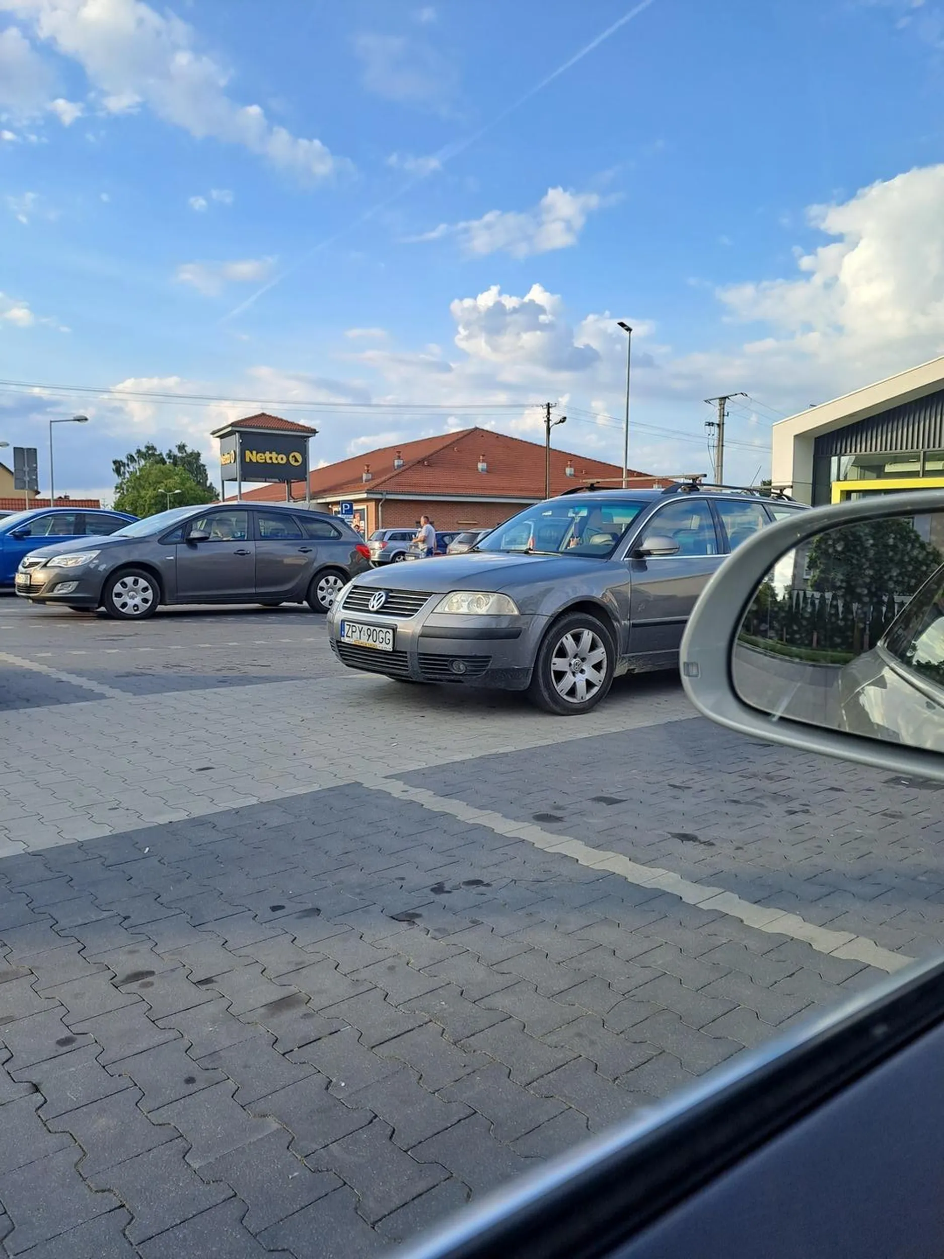 Nice parkowanie pod stonką