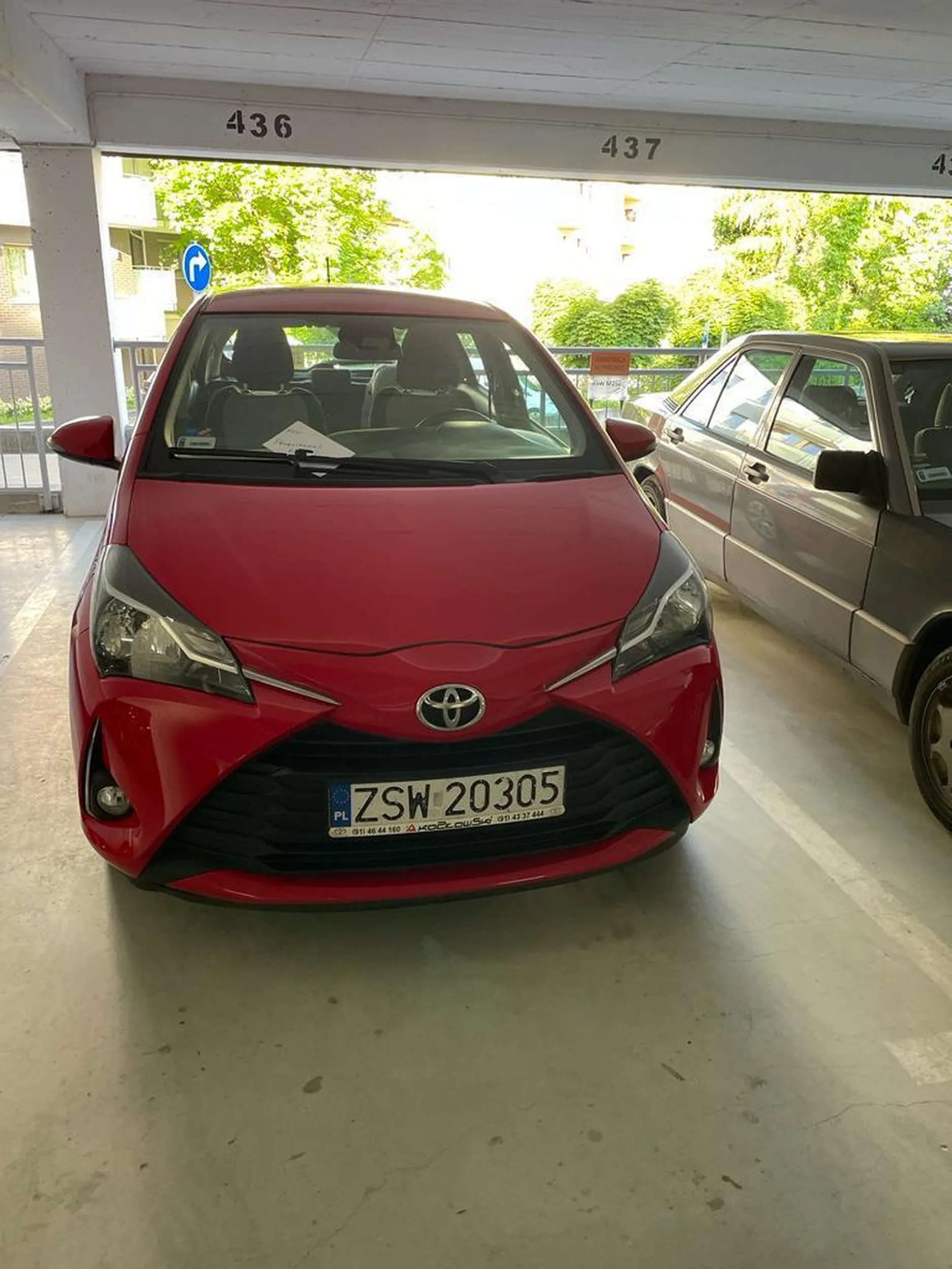 Nielegalne parkowanie na prywatnym miejscu parkingowym w Świnoujściu od 30.05.2023. Zdjęcie wykonane w dniu 31.05.2023.