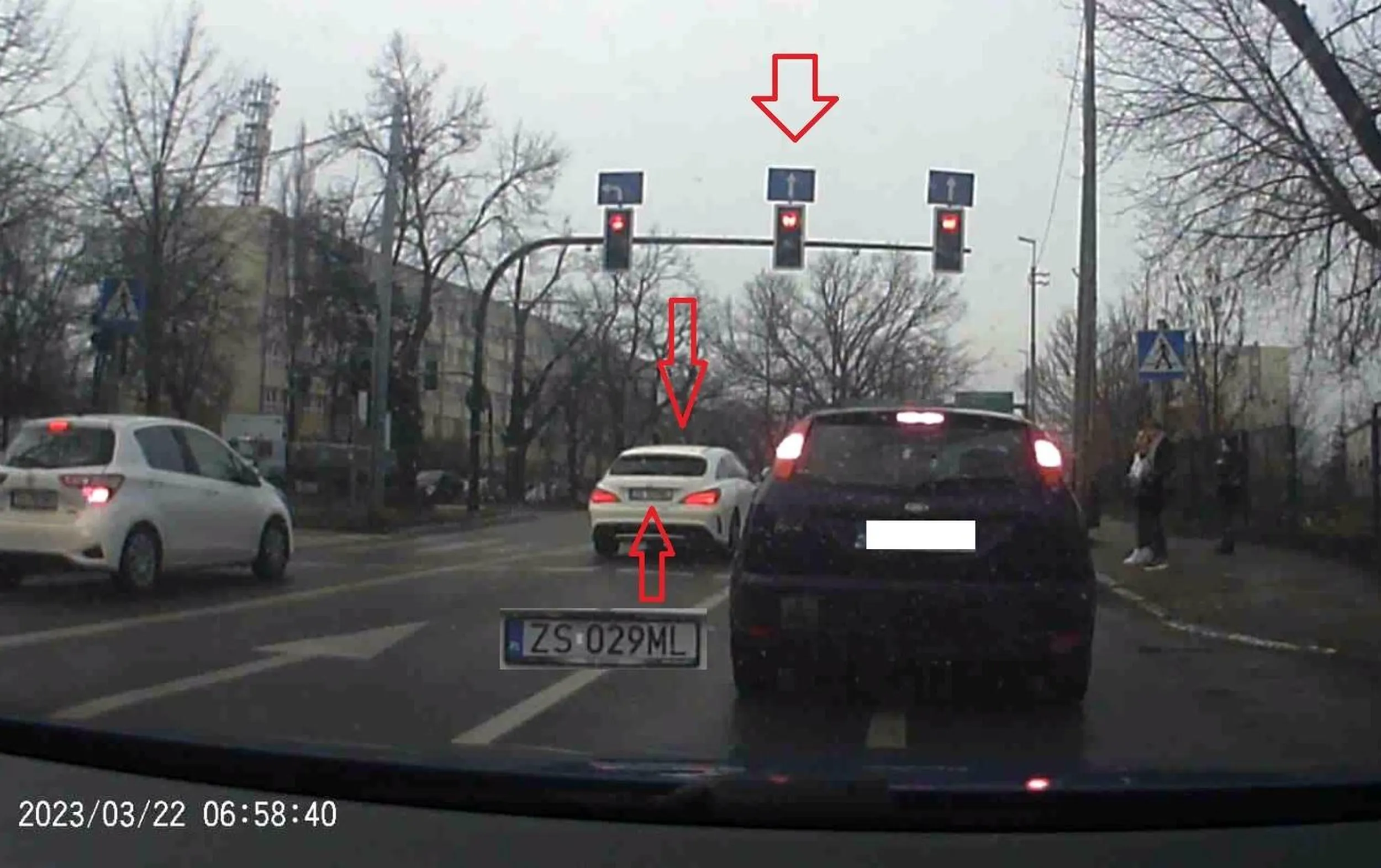 inni potrafili się zatrzymać jak widać a merc leci na czerwonym twardo