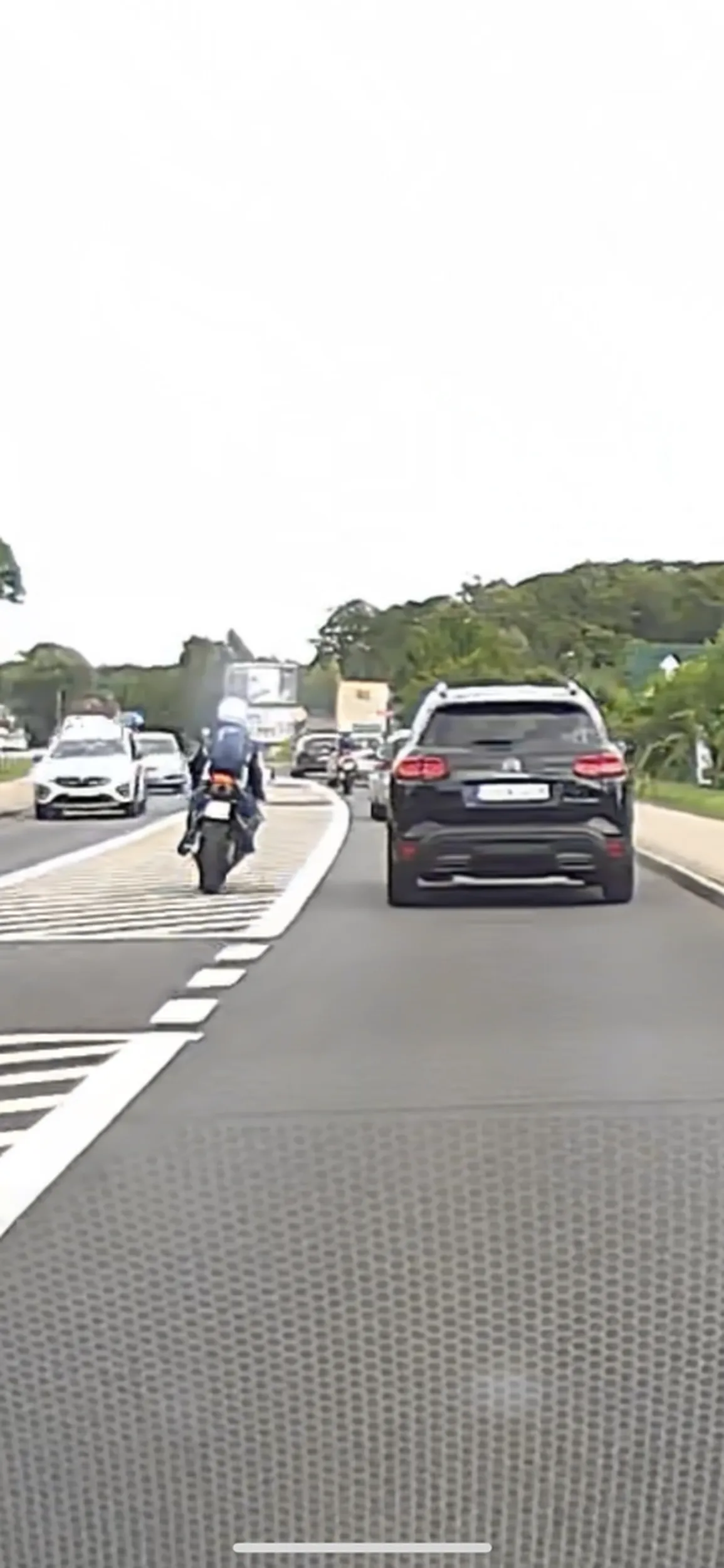 Ładna jazda wyłączonym i na ciągłej.