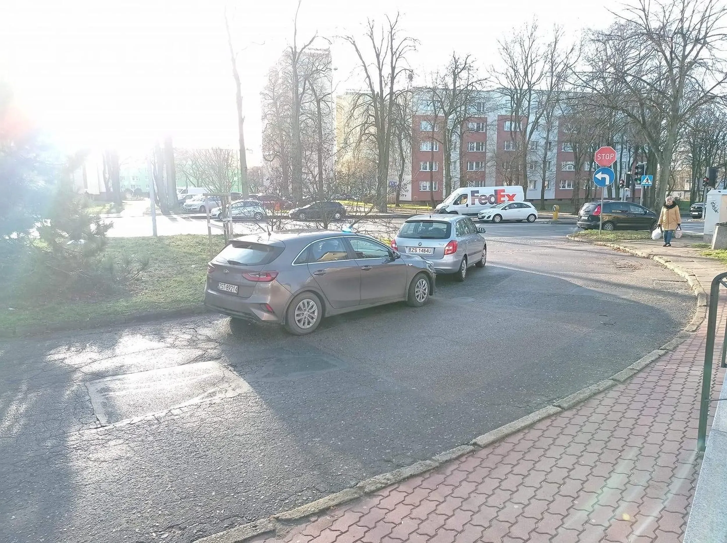 Przypał (z tyłu tajniacy)