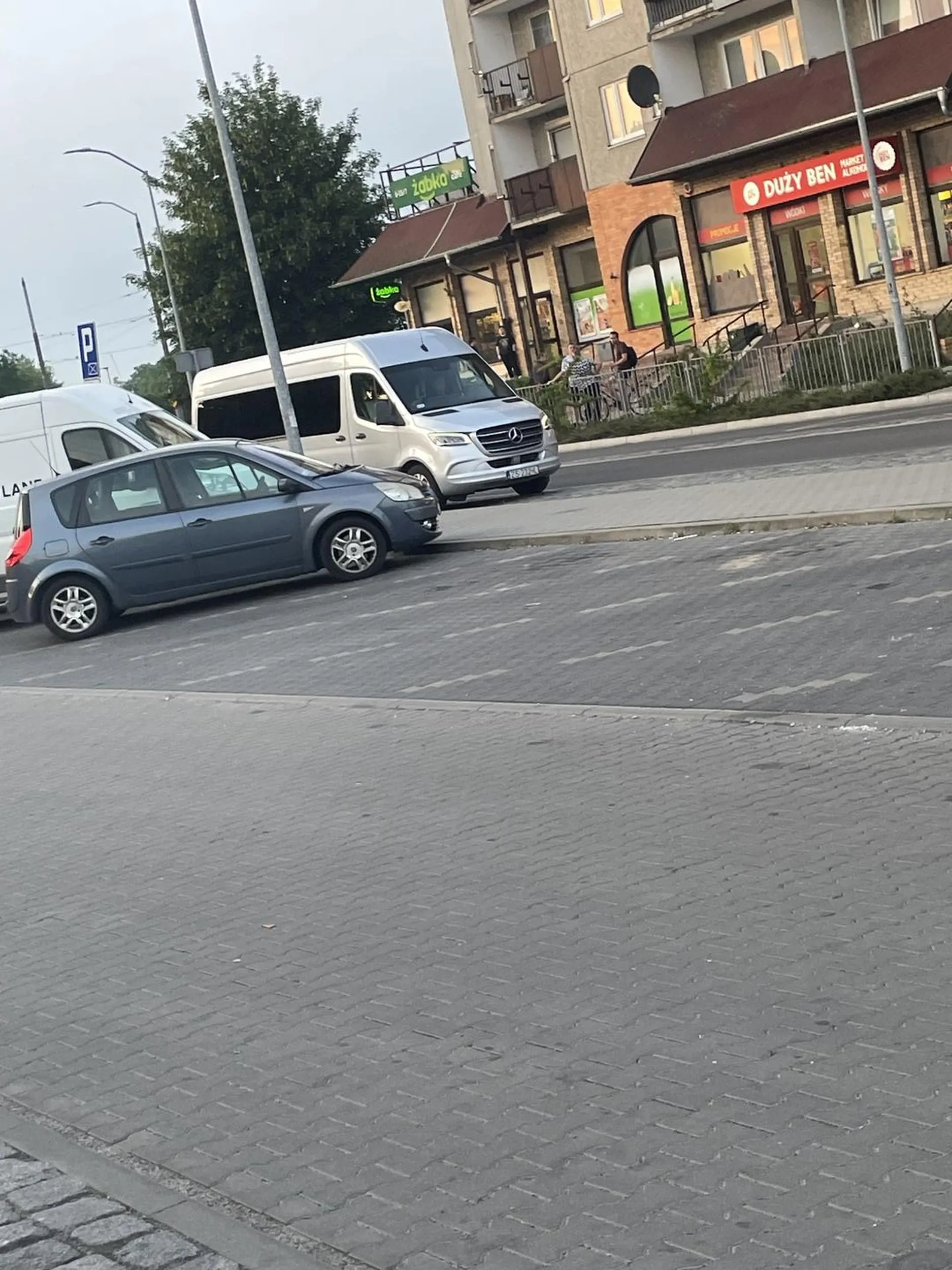 Pracodawca co nie umie wypłacić pieniędzy i nic nie wary człowiek