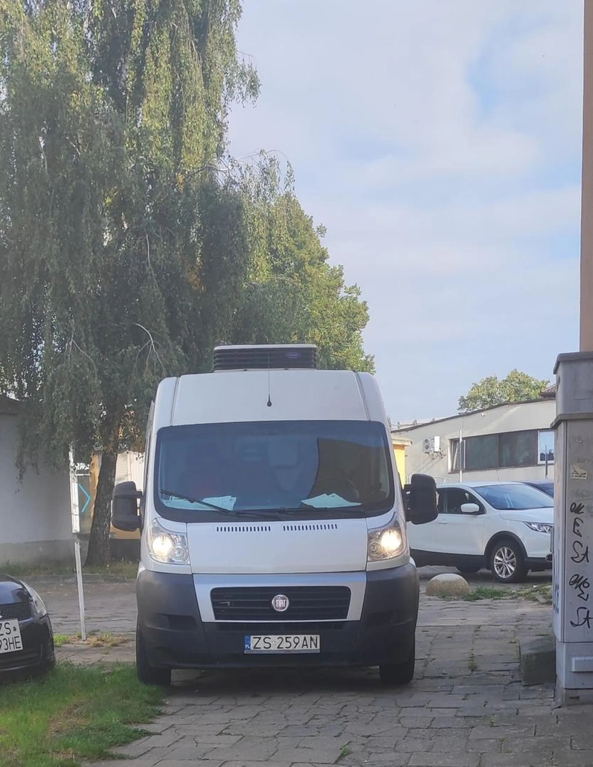 Takie auto jest kierowane przez jakiegoś niedorozwoja umysłowego