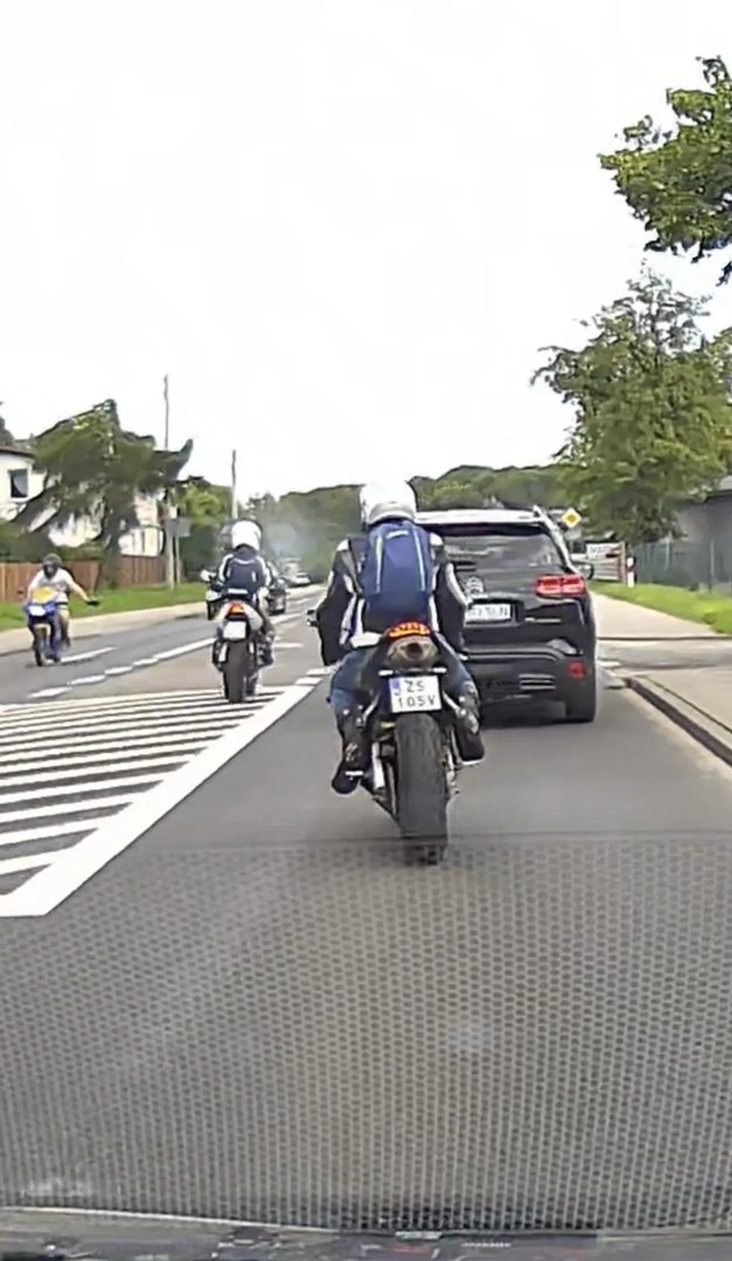 Wyprzedzamy wyłączonym co?