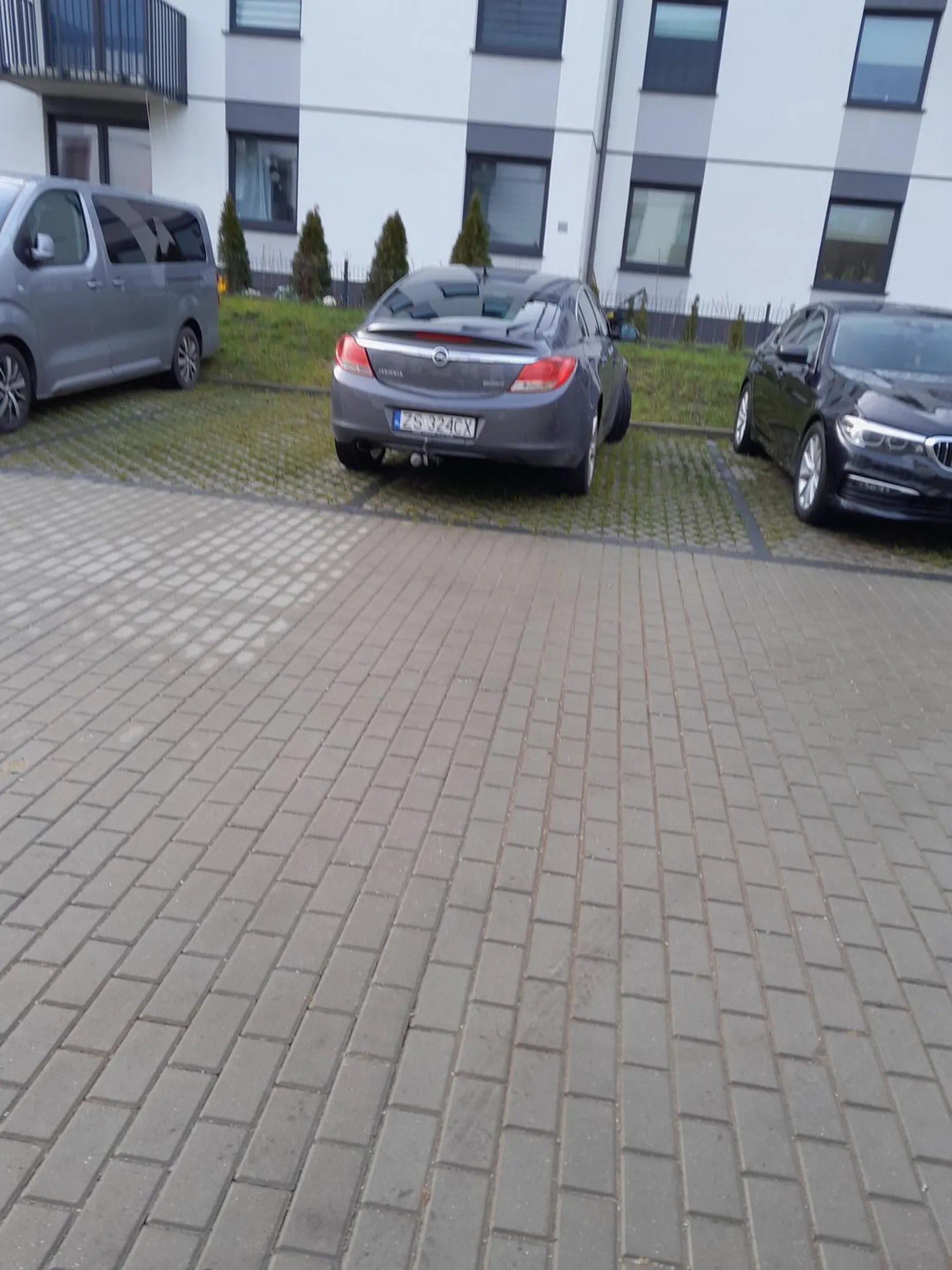 Zaparkować na dwóch miejscach parkingowych i mieć wszystko w d ...