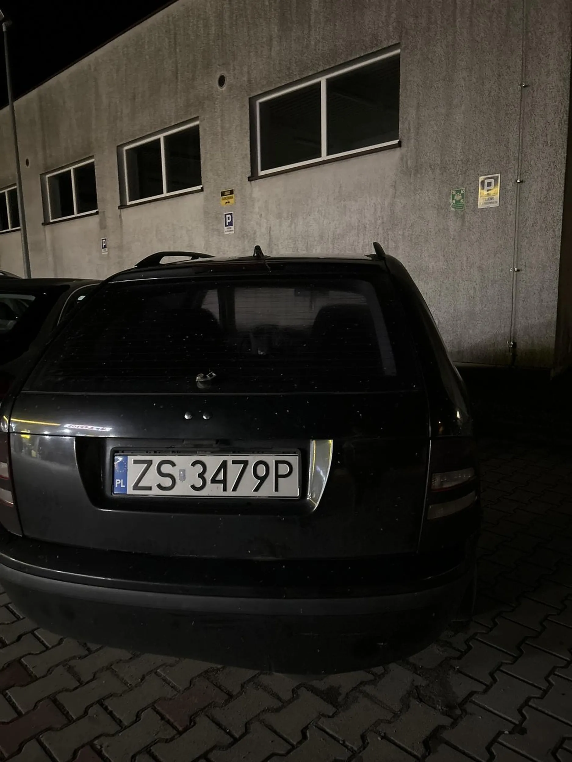 stoi na stacji w Gołuchowie, zapraszam brać na części