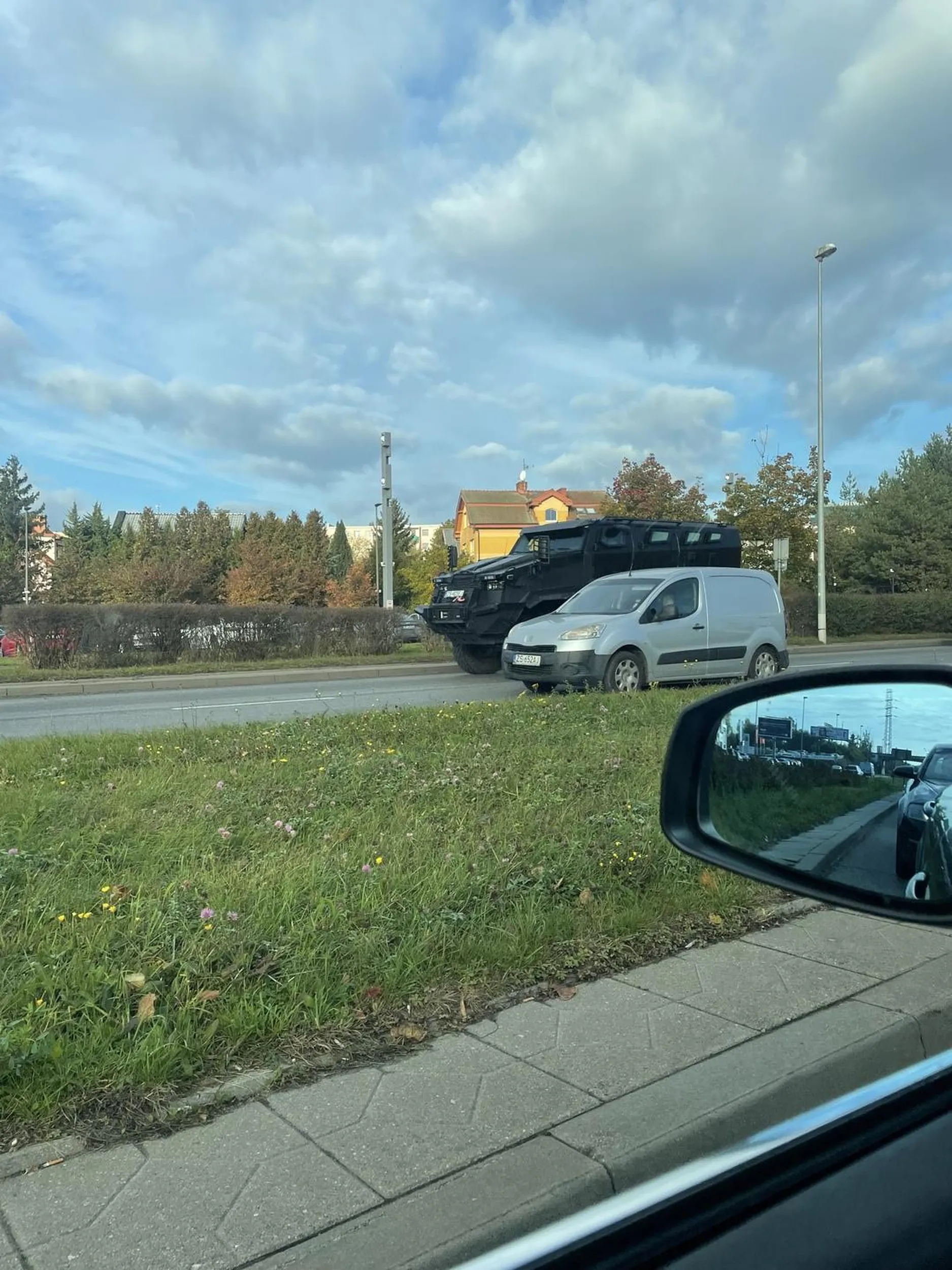 No nie wiem czy to drogówka. Może w Iranie miałby sens.