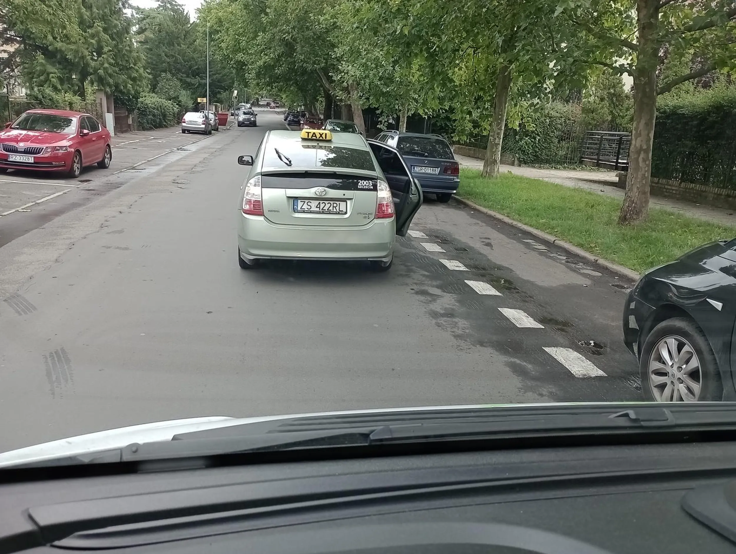 Mało miejsc postojowych? Egoista vel przygłupi.