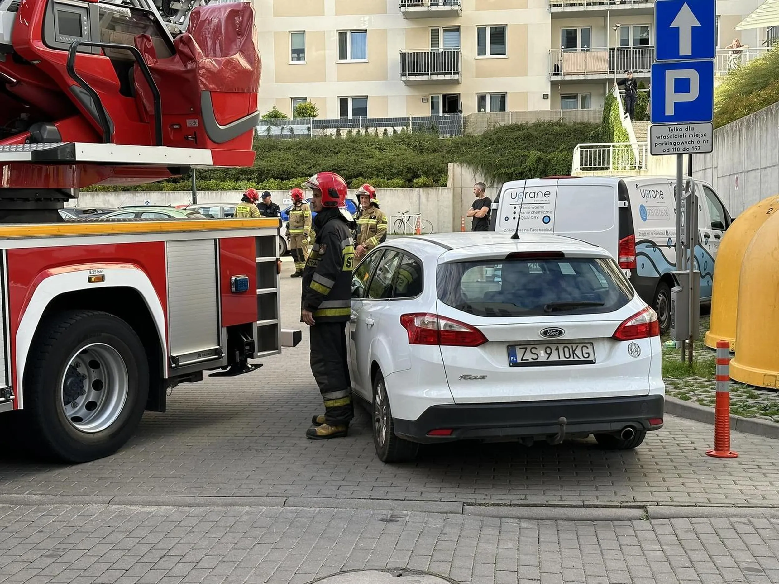 Tak w strefie zamieszkania parkuje człowiek, który naraża życie innych ludzi.