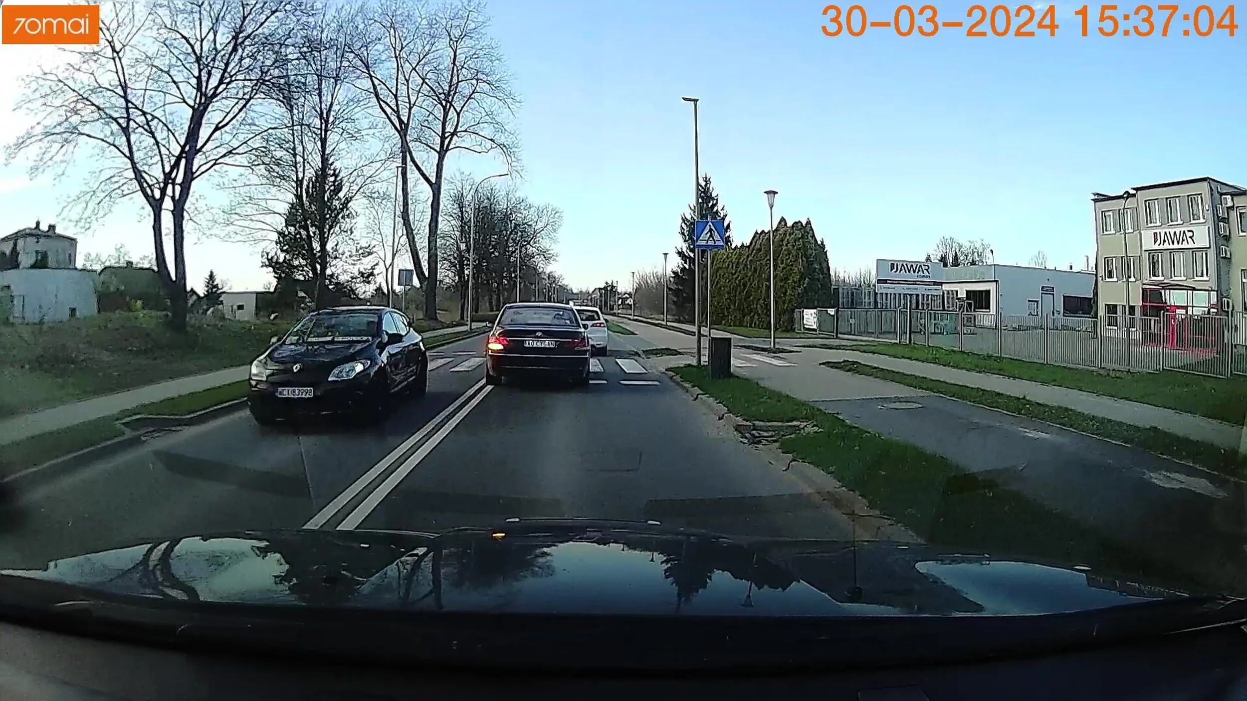 Nie wie co to 50km/h, wciska się przed maskę i wyprzedza na przejściach. Powodzenia na komisariacie.