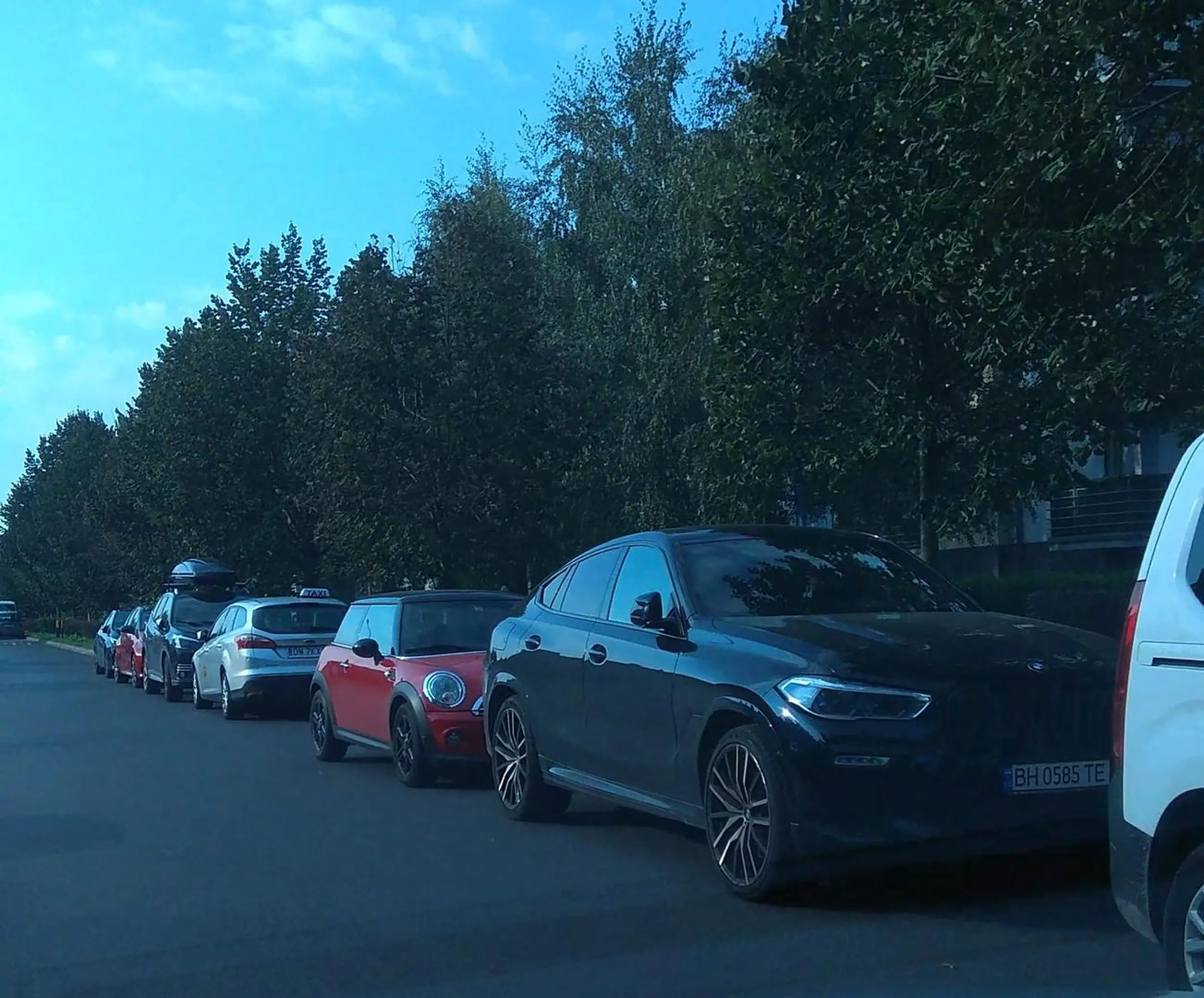 Parkowanie na zakazie na Strońskiej