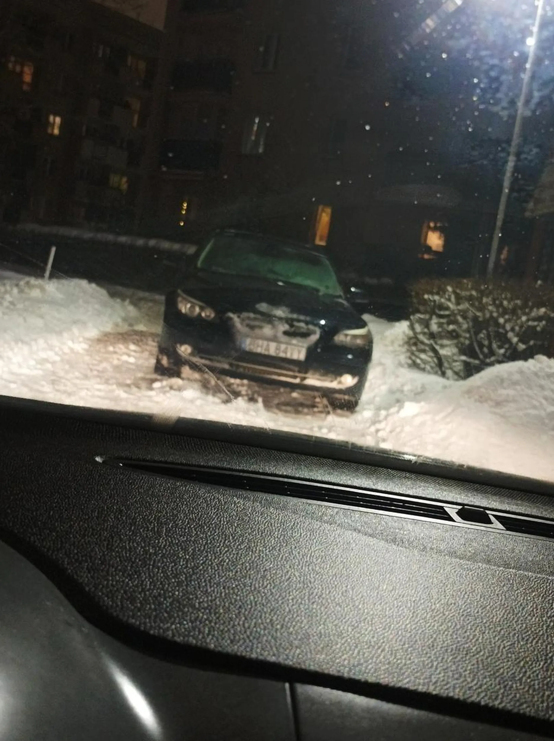 Tak nie parkujemy... Białystok Pułaskiego, blokuje przejazd