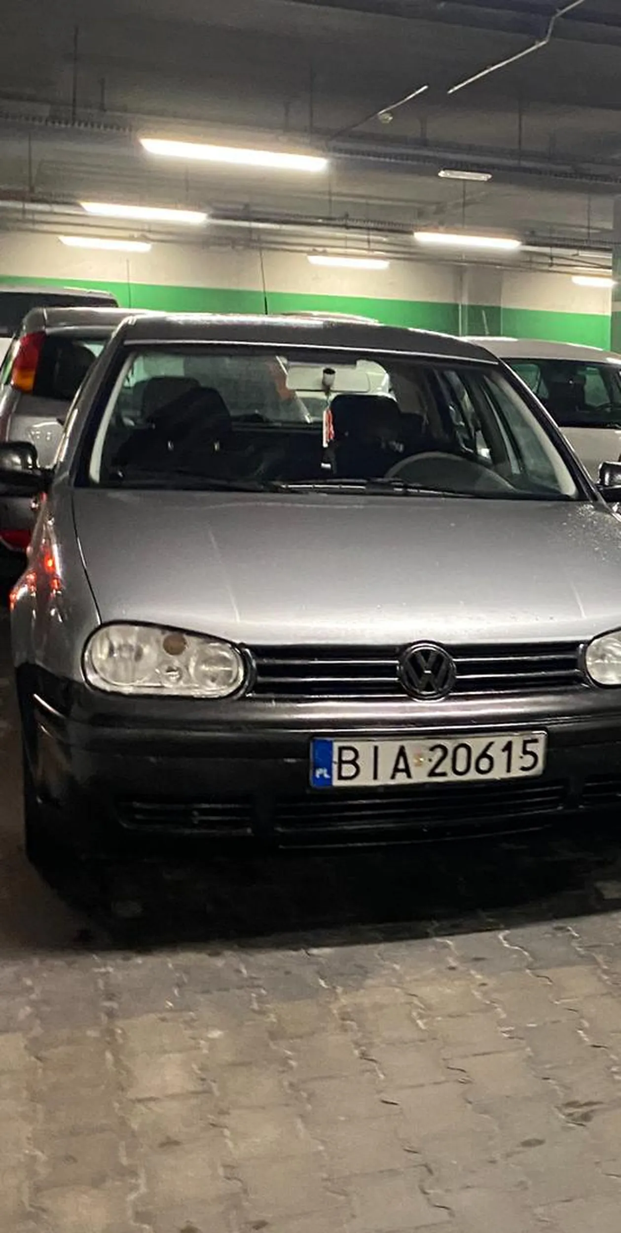 Golf jest chyba nie z tej ziemi! Jeździ, strzela, jest w super malowaniu!! Czego chcieć więcej ?