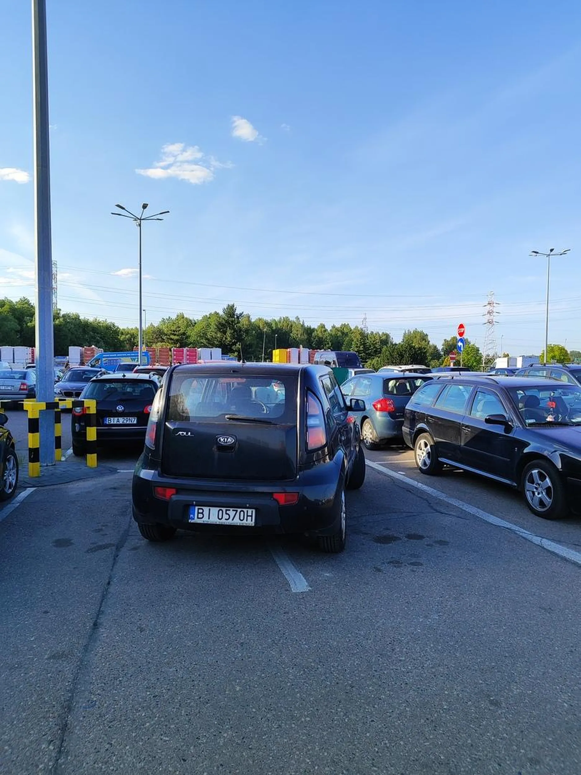 Plakietki o niepełnosprawności Ci brakuje chyba xD