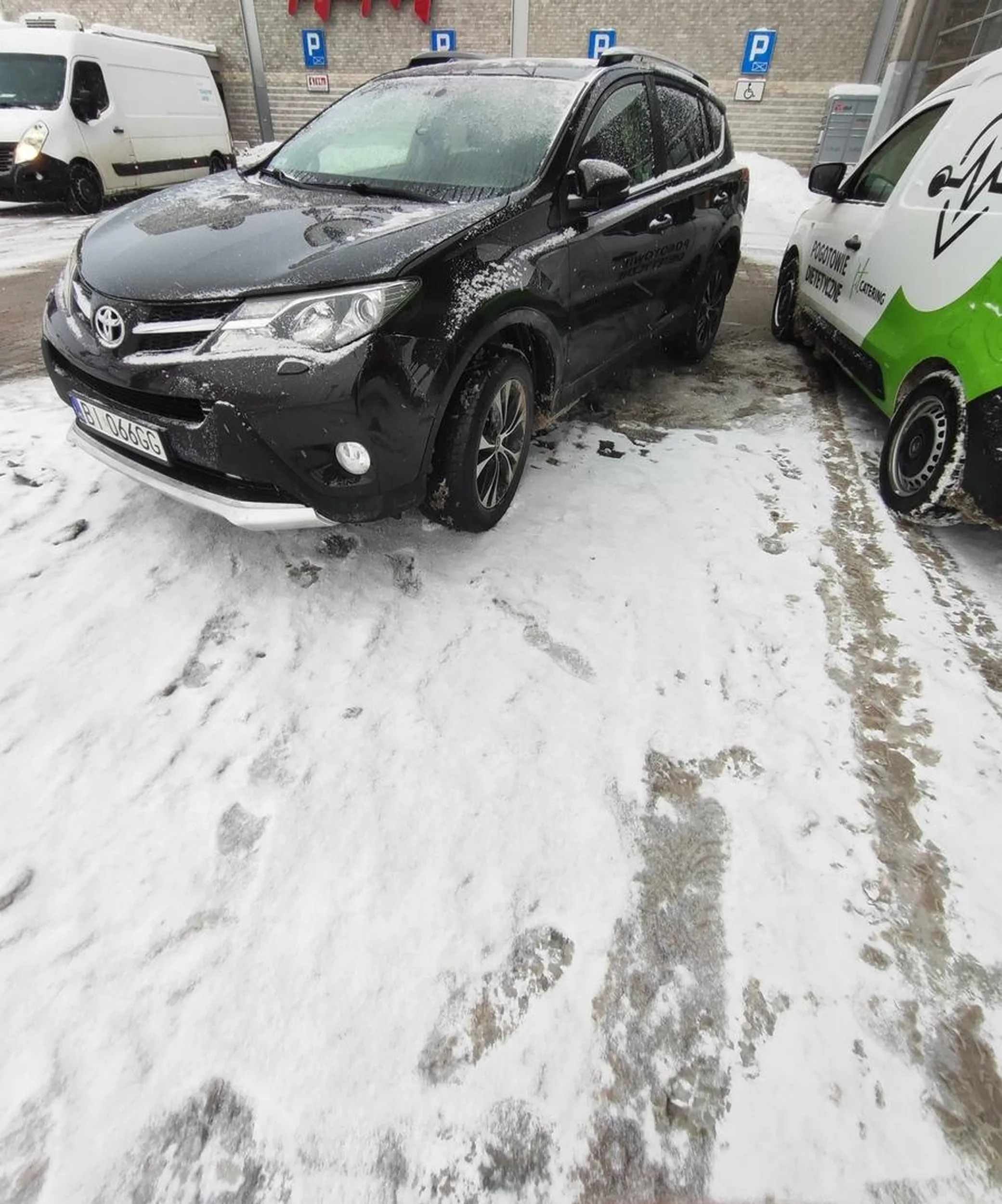 No IQ na poziomie pantofelka, żeby tak zaparkować kiedy inne samochodu stają prosto