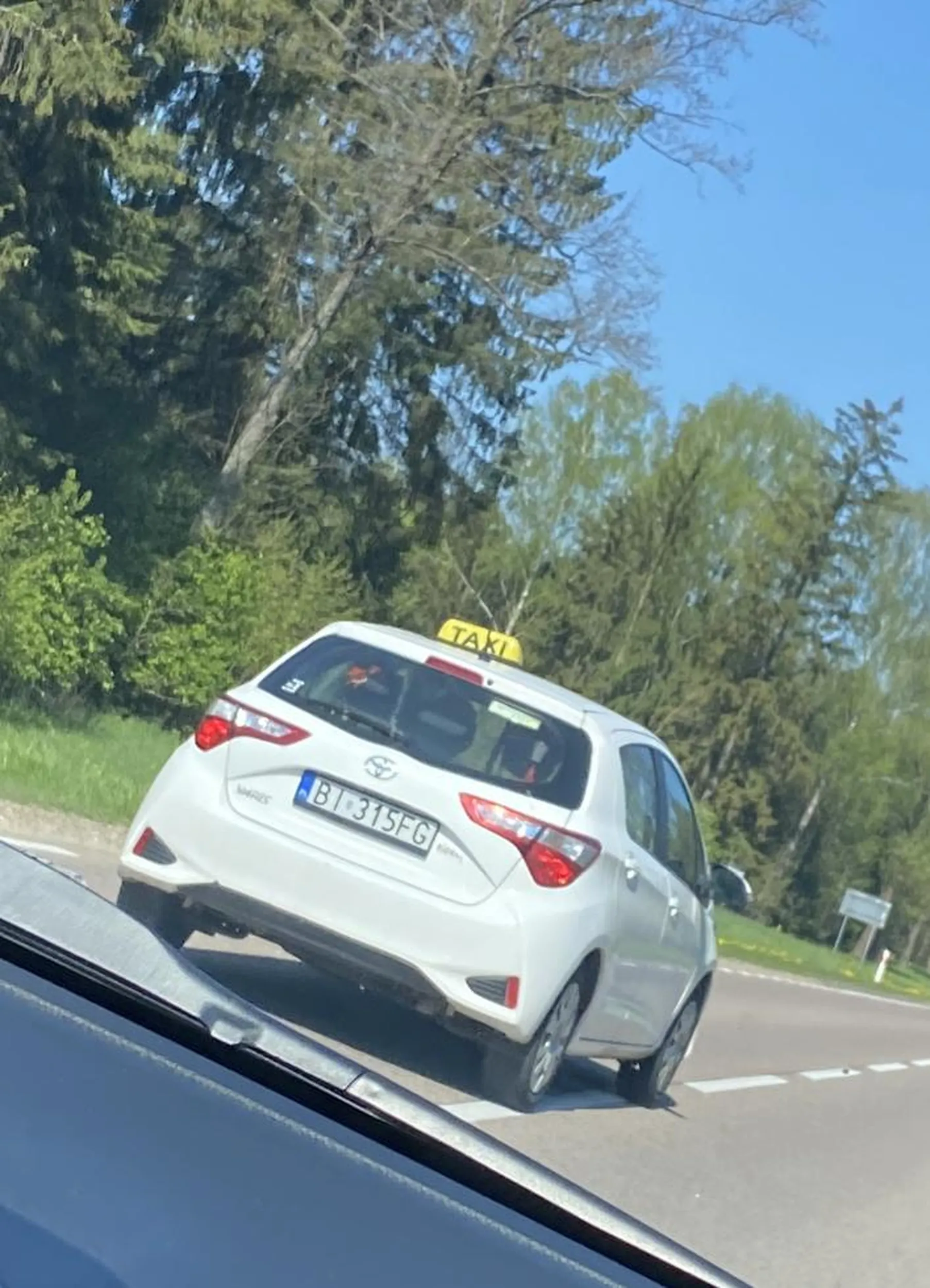 UUUU, ale yaris bestia?????. Masz tam 1.5 które się rozpędza tam w 20s do 100 i myślisz, że szybki jesteś? Widać że brudas niemyty z Białegostoku, jakieś białe małe pudełko piłujesz?