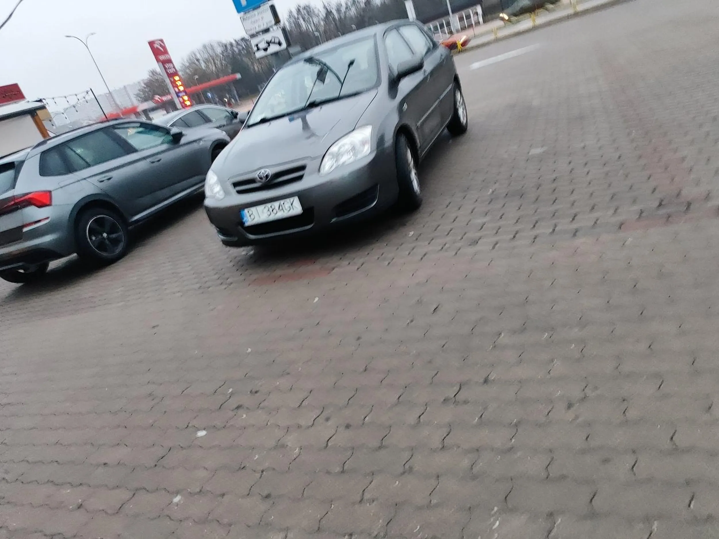 Rura byłem w tekście parkowania a ona z drugiej strony wjechała na środek linii co za tupet