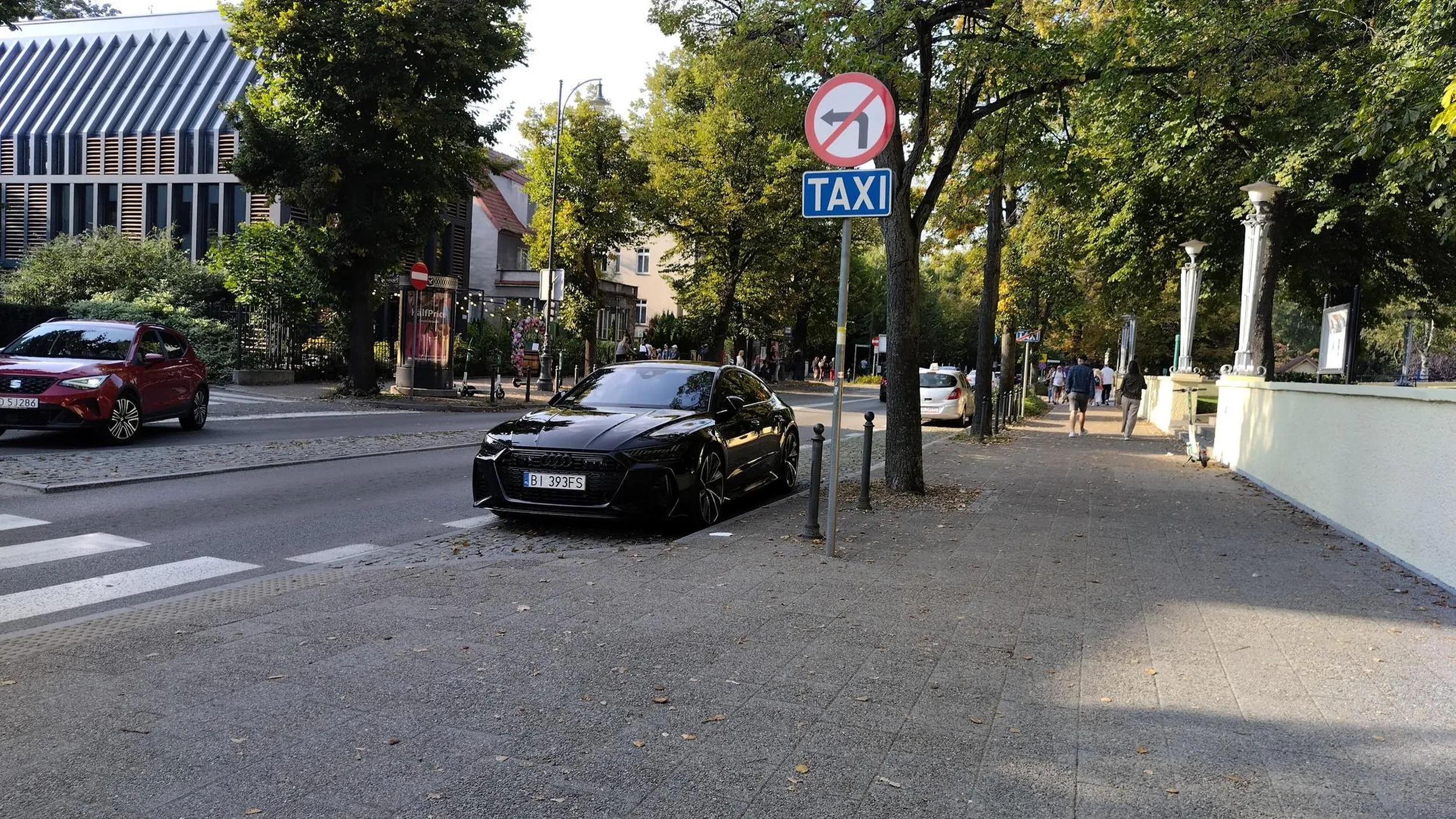 Pocztówka z Sopotu. Fajne taxi