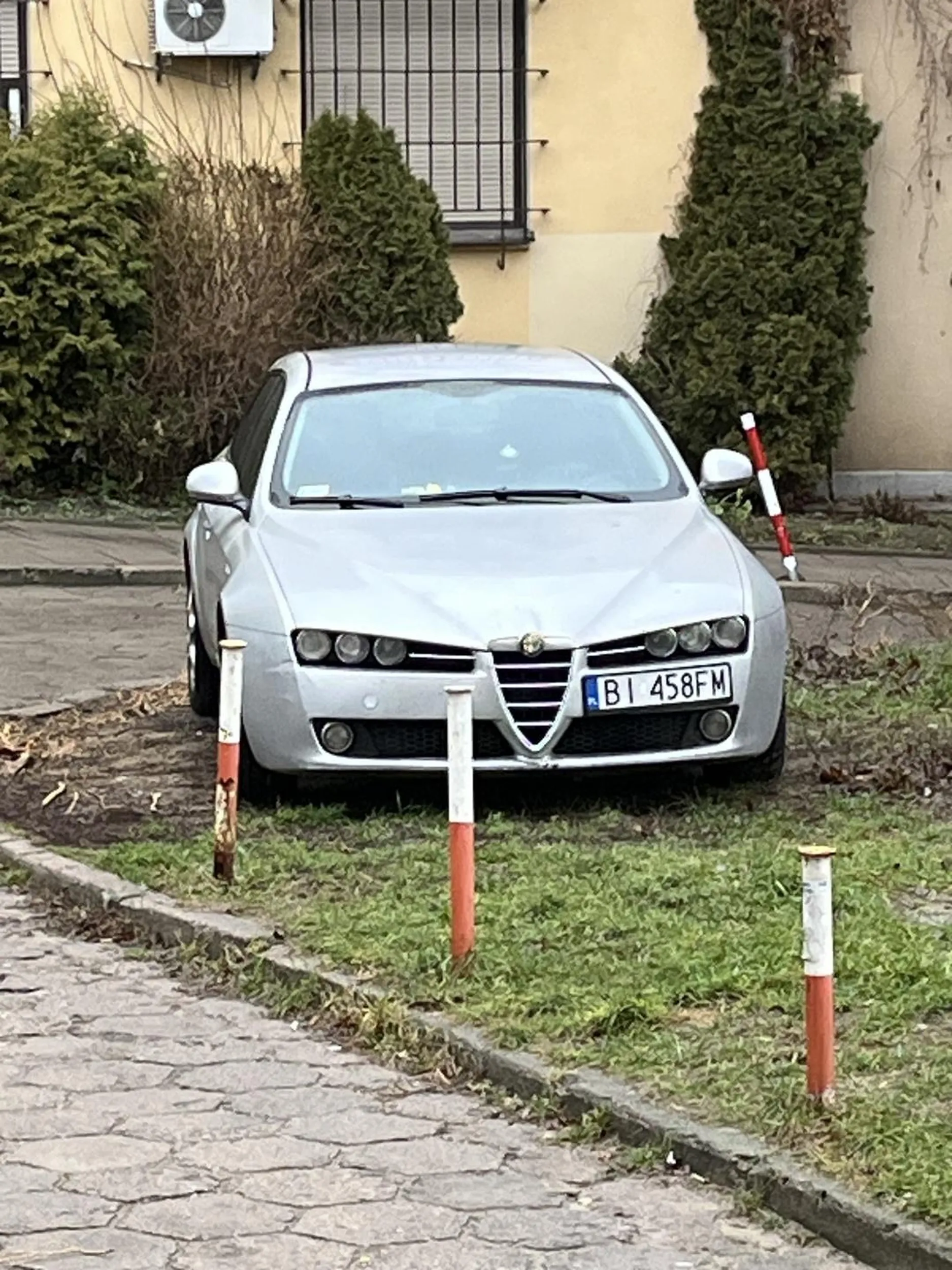 Perfekcyjnie zaparkowane auto