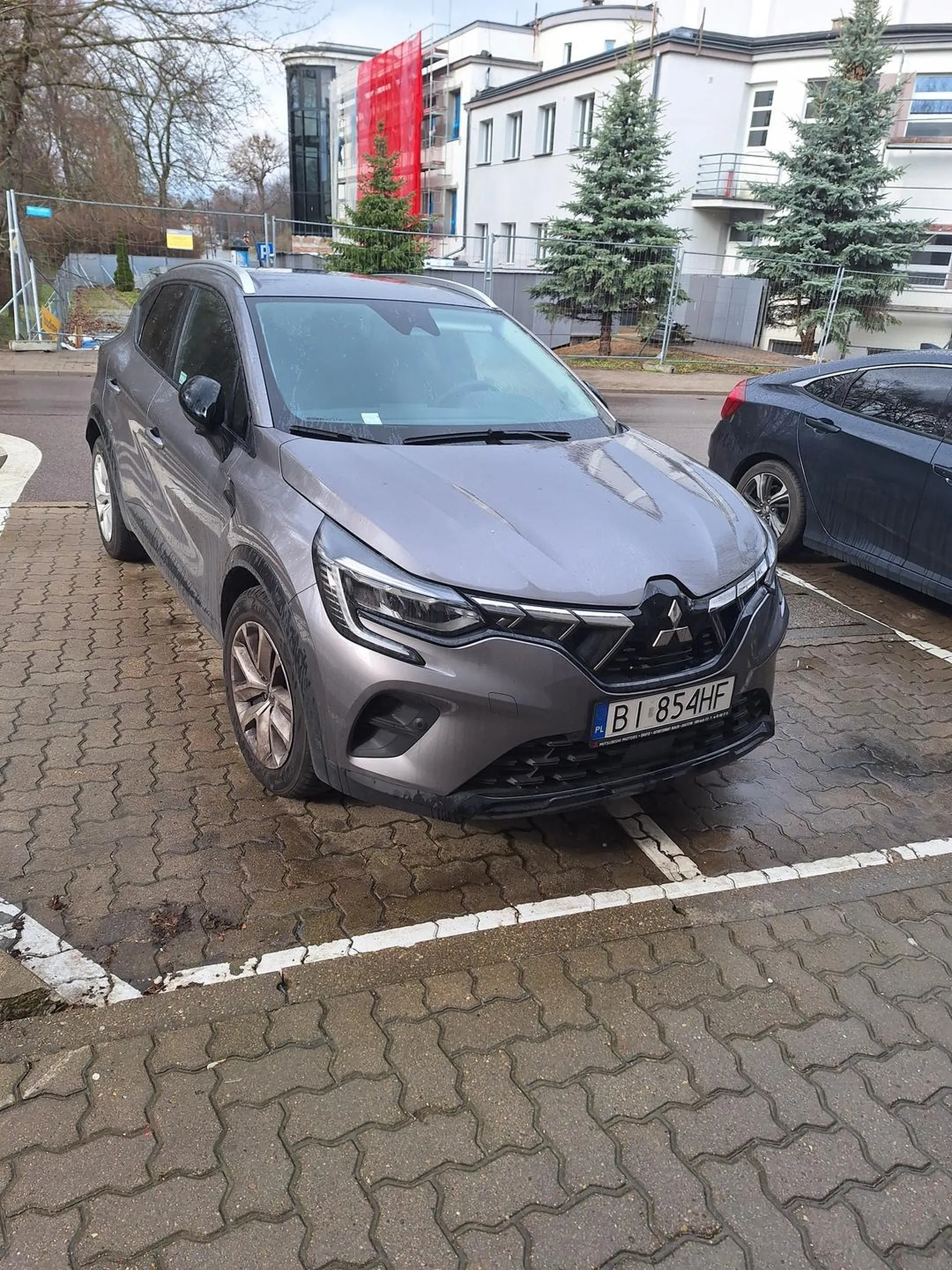 Parkowanie godne mistrza, polecam kolorowanki - pomagają w nauce niewychodzenia za linie ;)