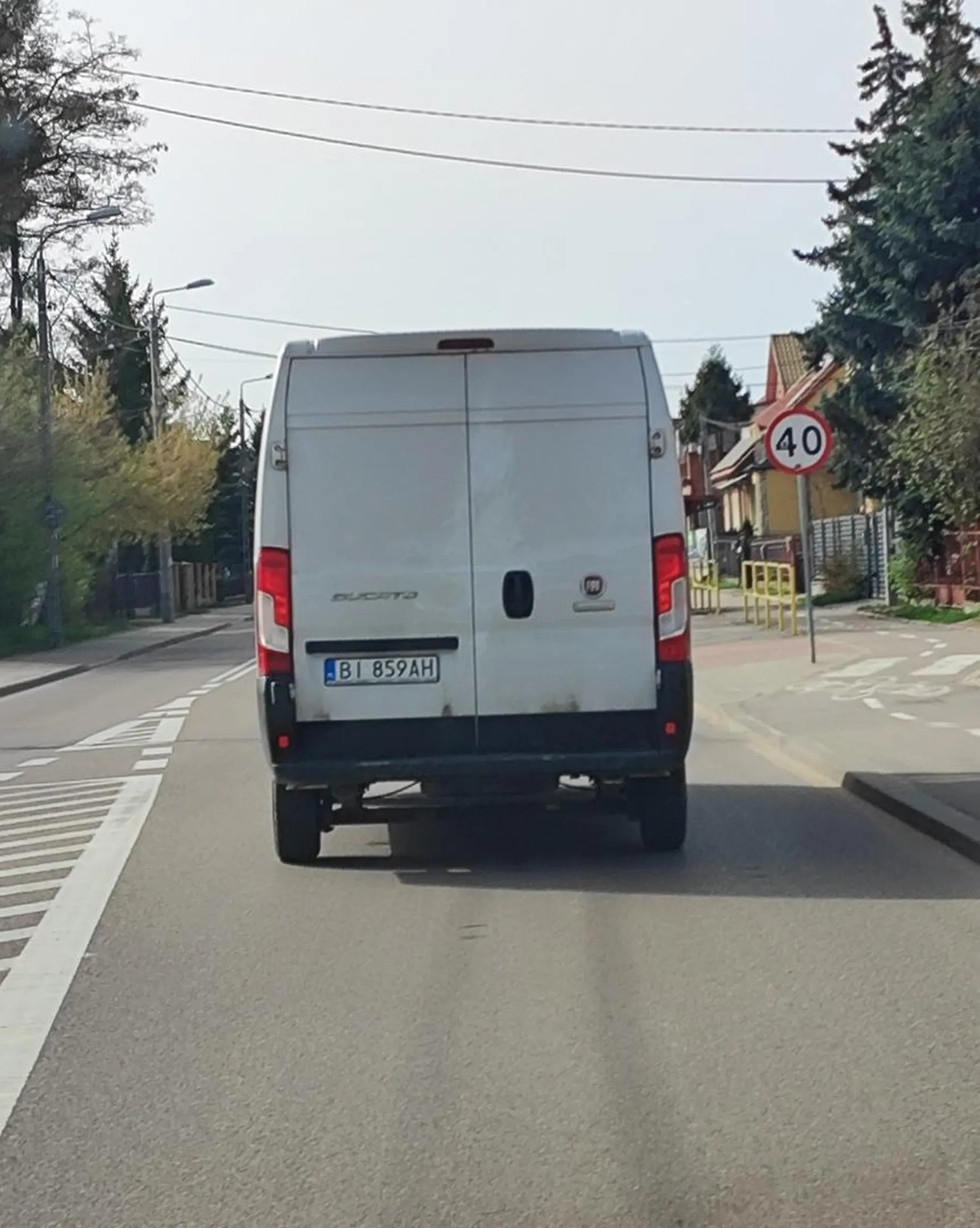 Niebezpieczne włączanie się do ruchu nie mając pierwszeństwa