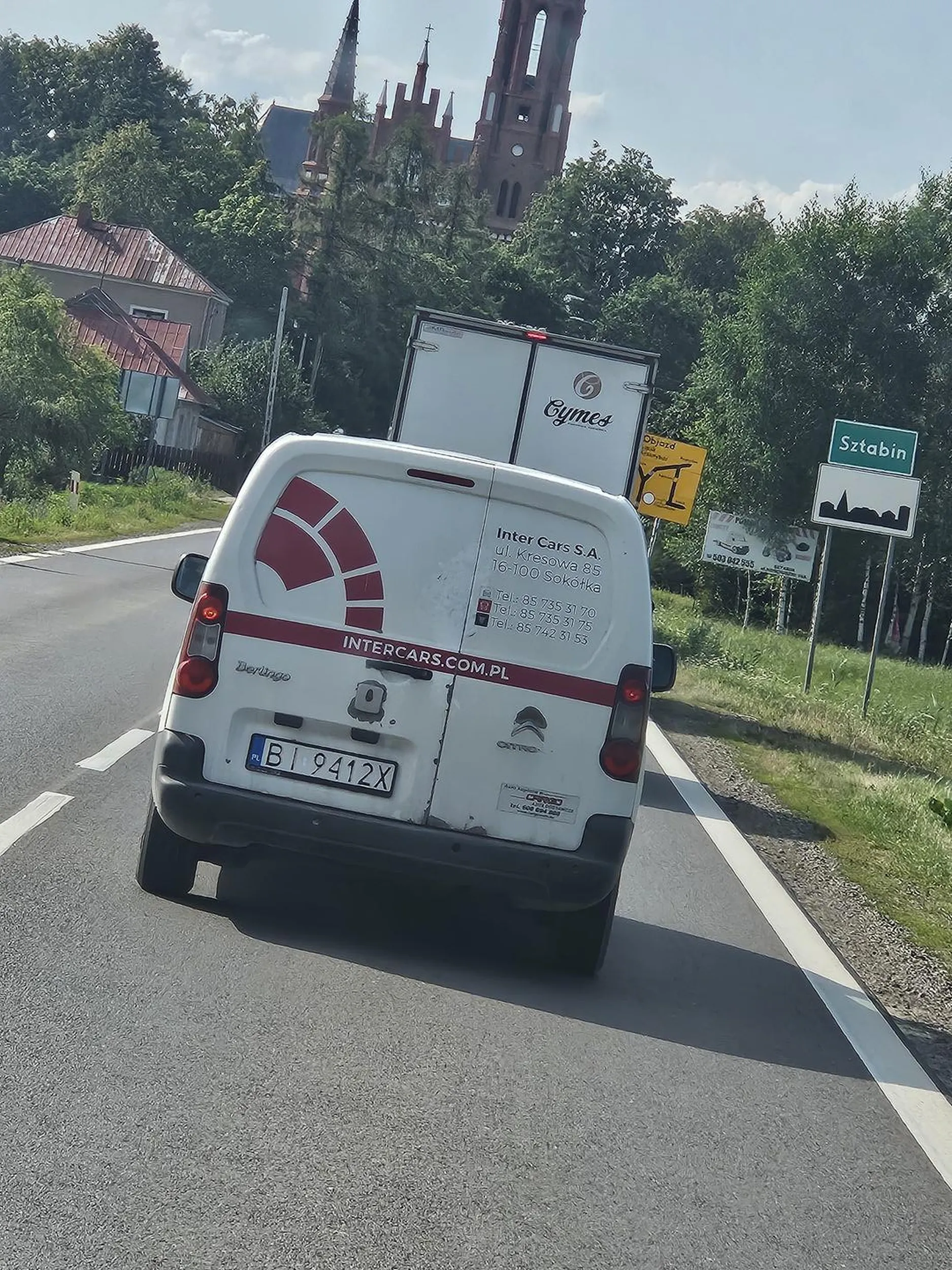 mordko z intercarsu haha wymien zarowki stopu haha bo zaden sie nie swieci jak hamulujesz