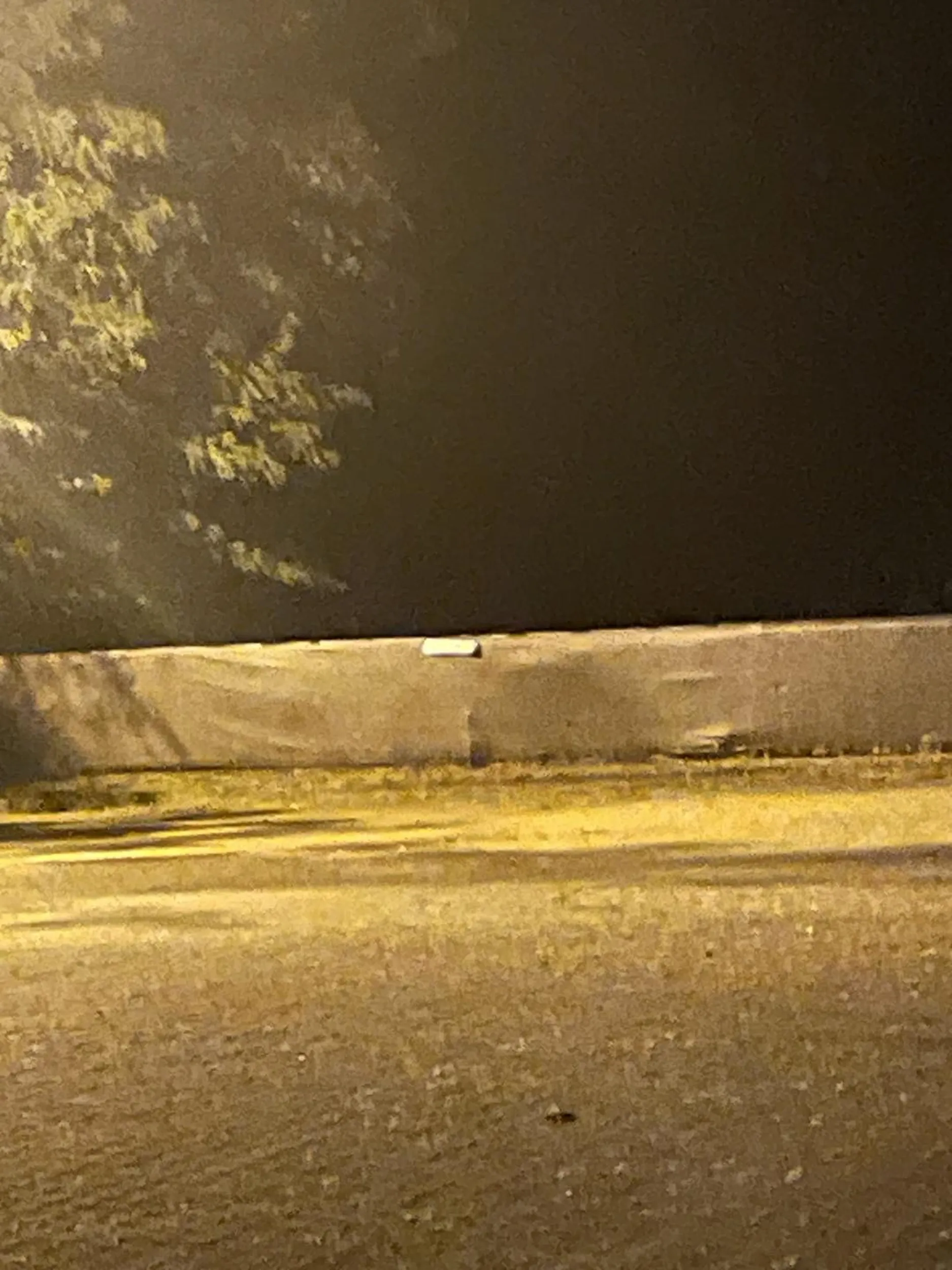 Proszę o odbiór tablicy rejestracyjnej z płotku przy kościele w kuziach pozdrawiam