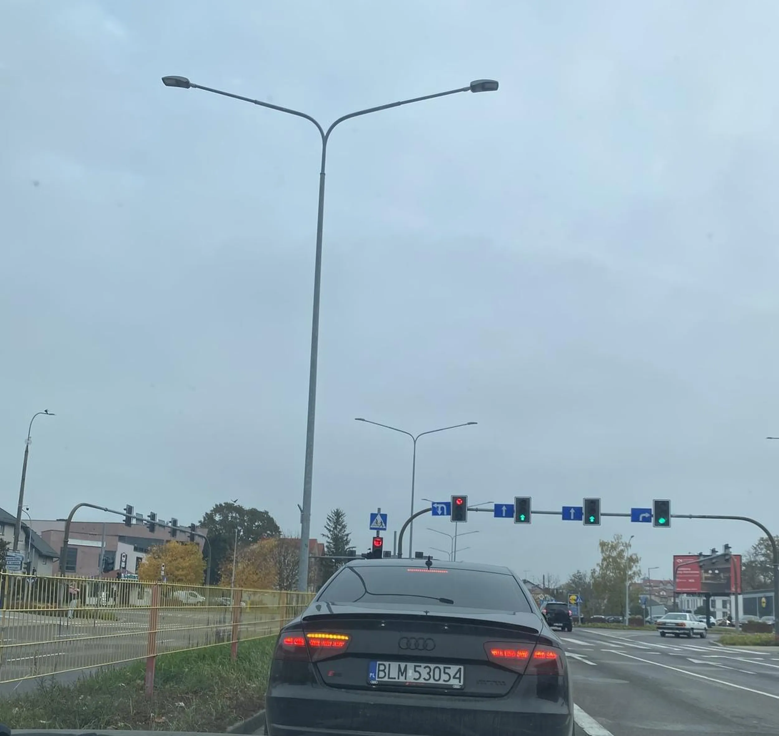 Wyjeżdża nie z tego pasa nie umie jeździć