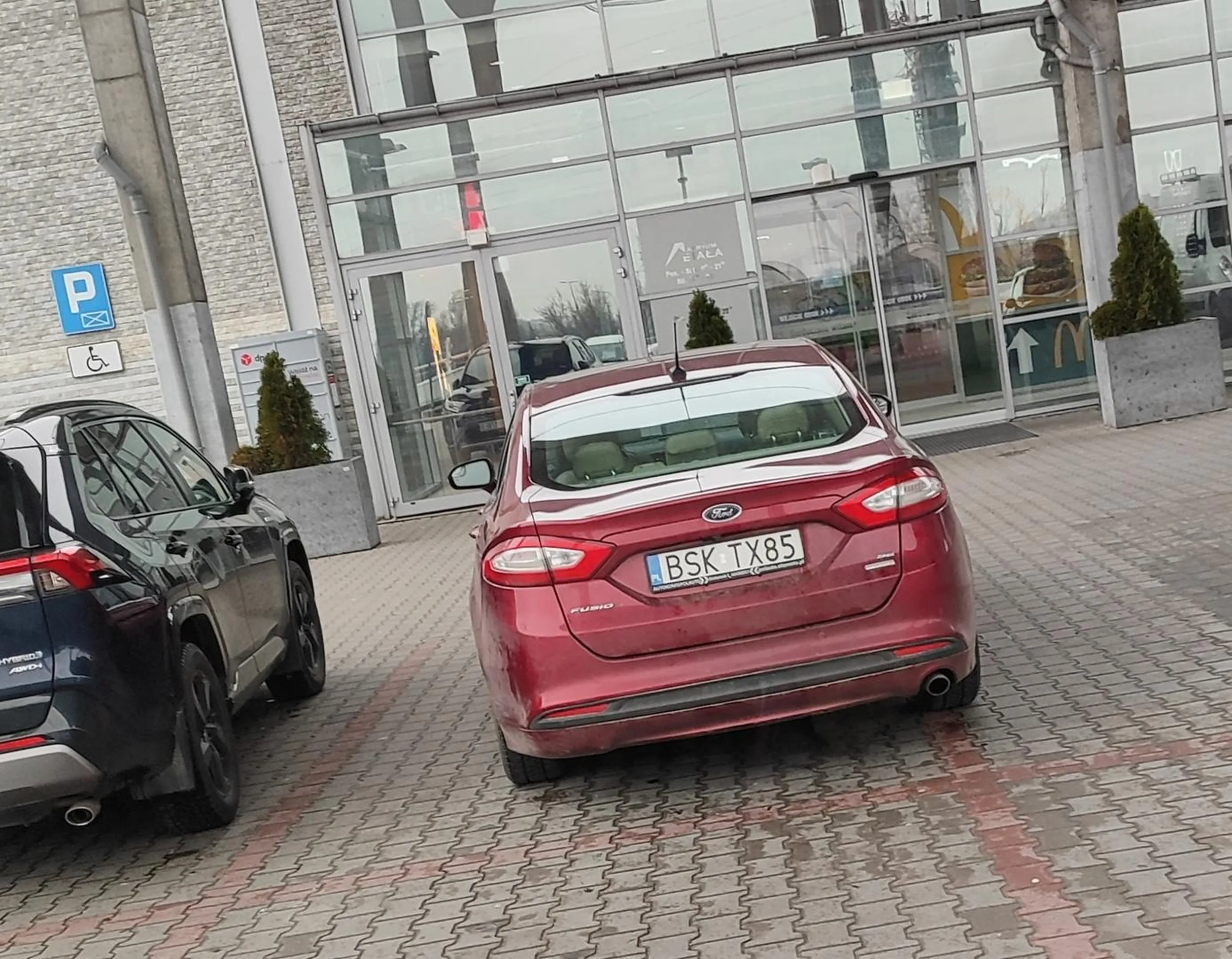 Żeby rano na parkingu nie zaparkować w liniach to trzeba być pizdą wołową