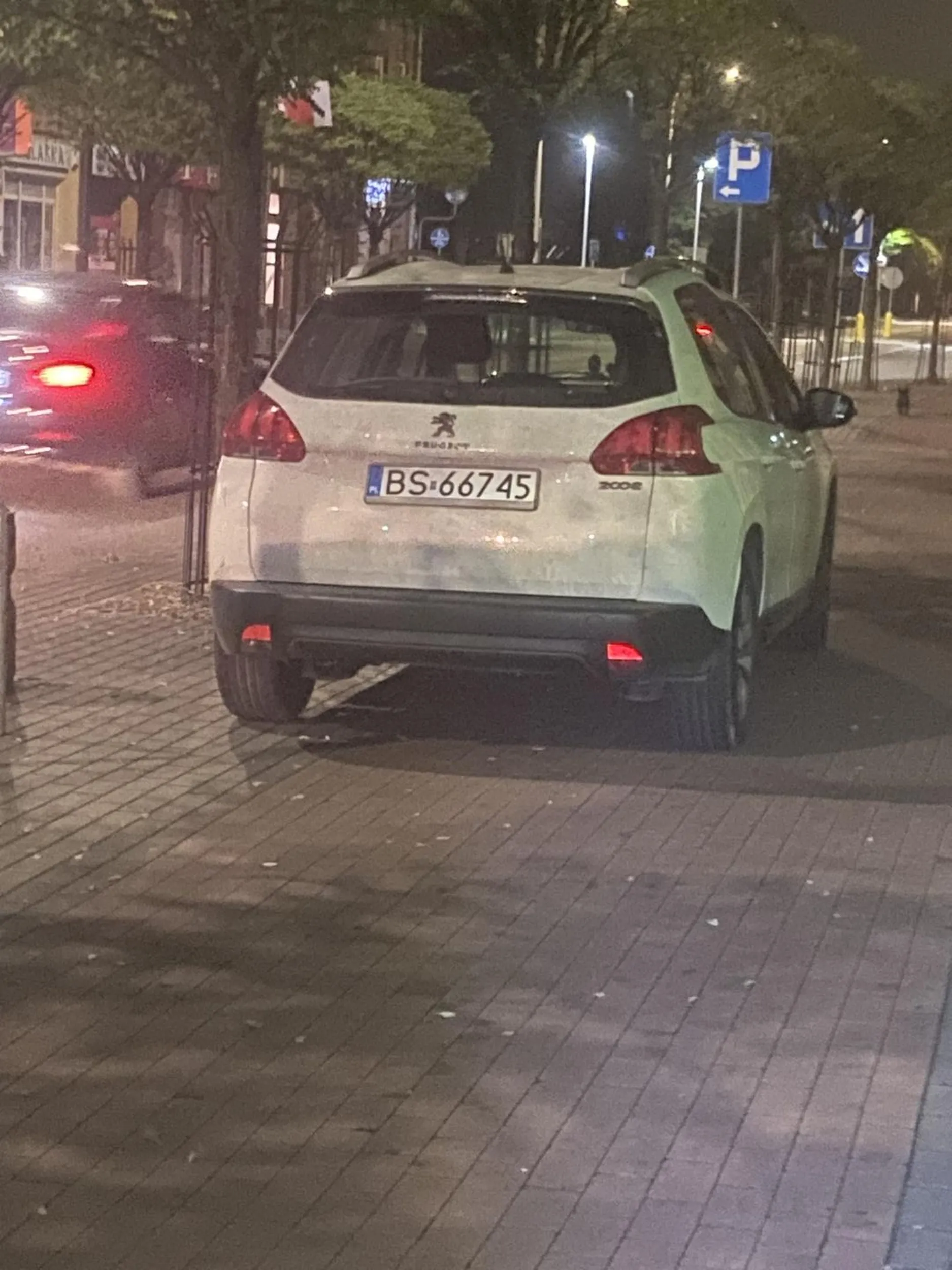 Ścieżka rowerowa to nie parking